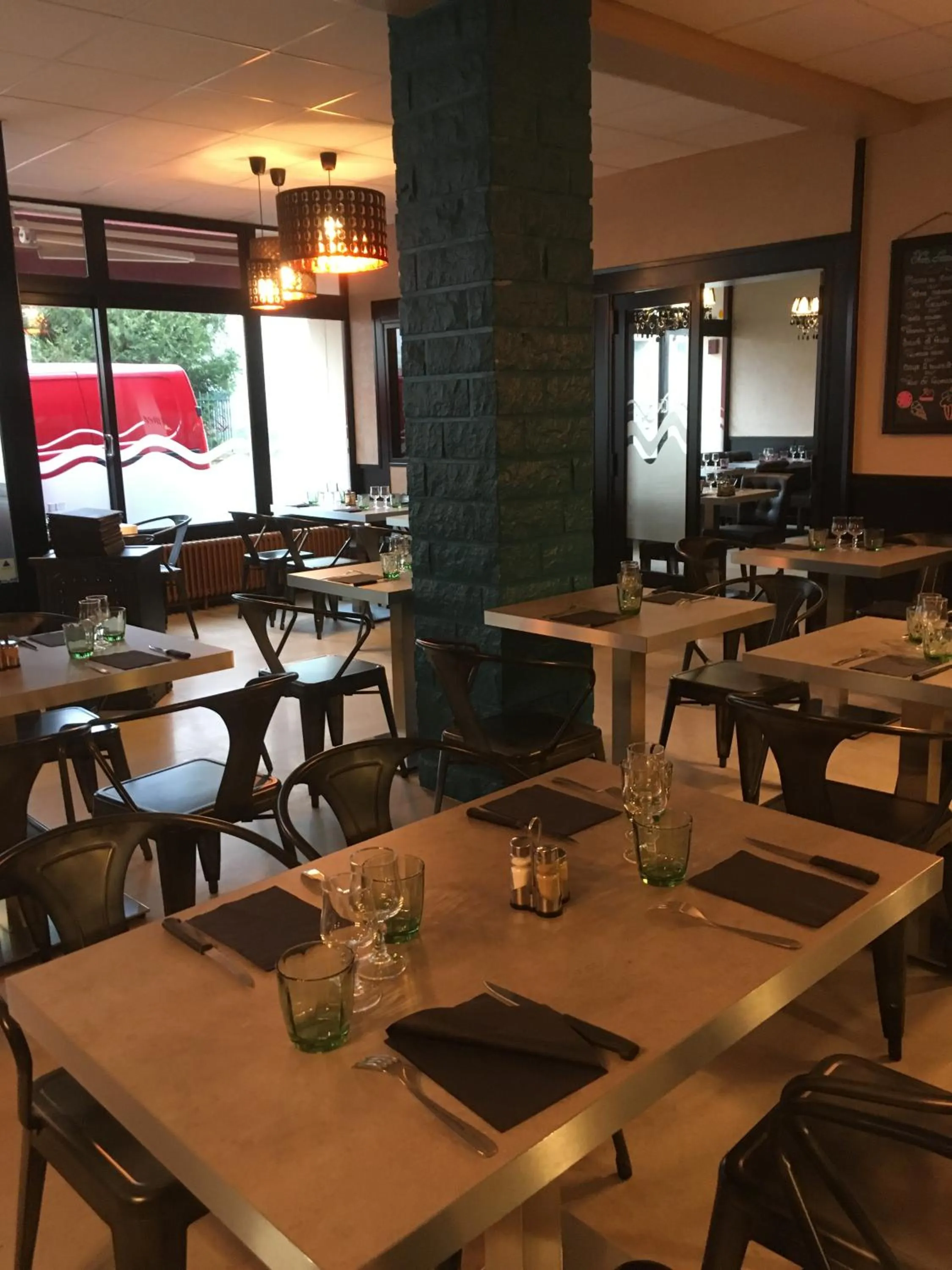 Restaurant/places to eat in Hotel du Centre - Restaurant le P'tit Gourmet