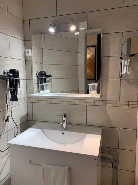 Hotel du Centre - Restaurant le P'tit Gourmet