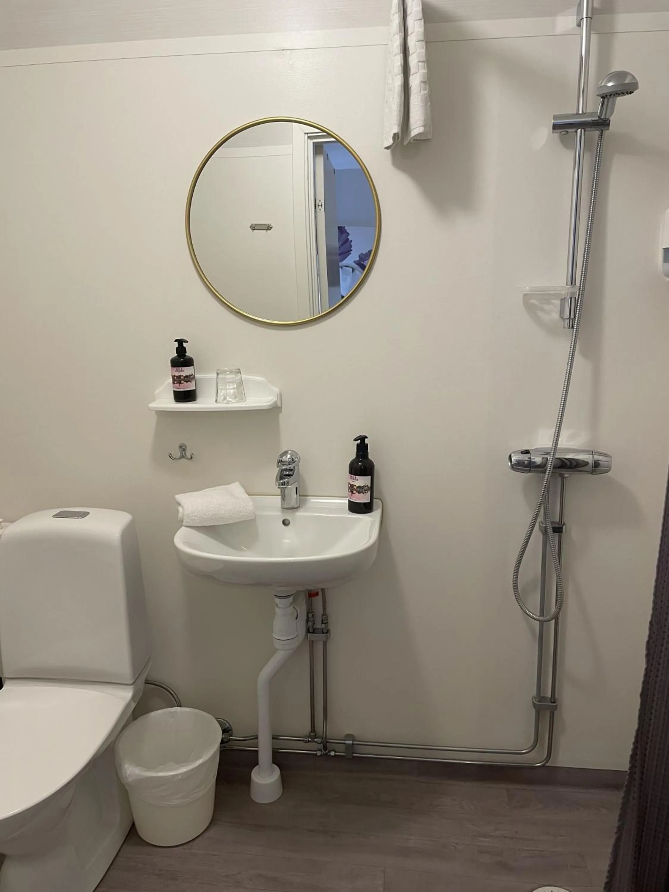 Bathroom in Hotell Briggen i Åhus