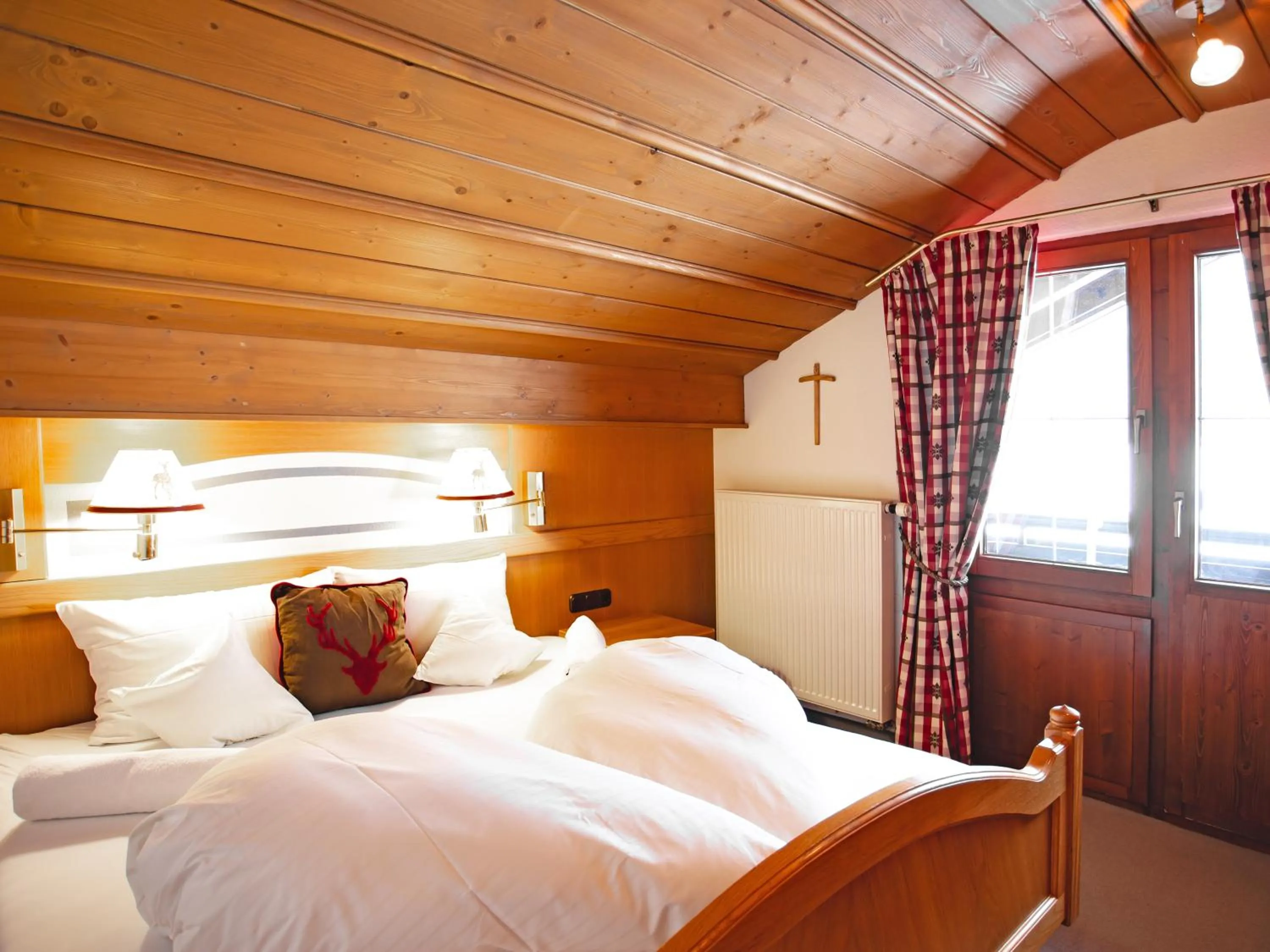 Bedroom, Bed in Hotel Bergruh