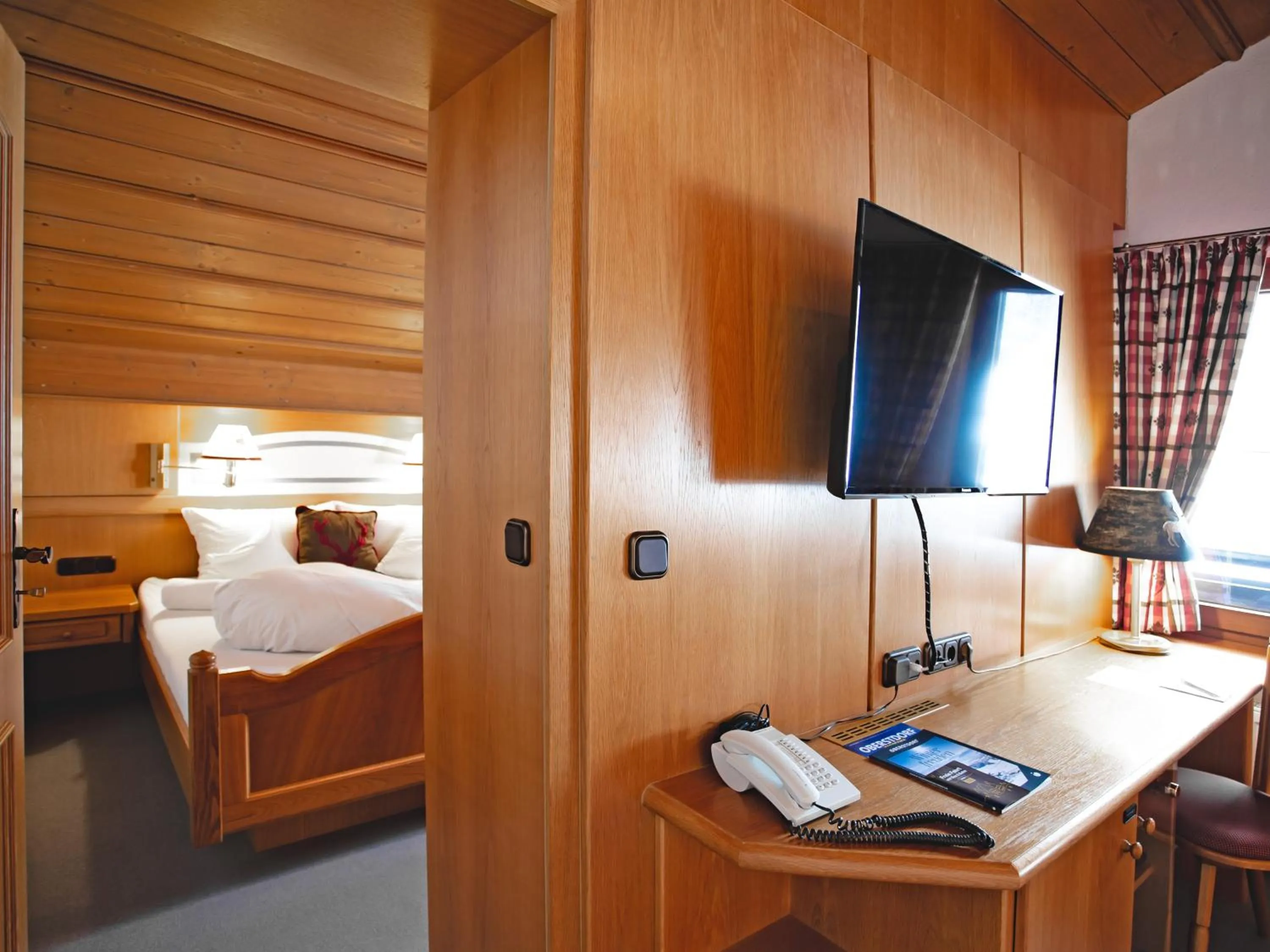 Bedroom, Bed in Hotel Bergruh