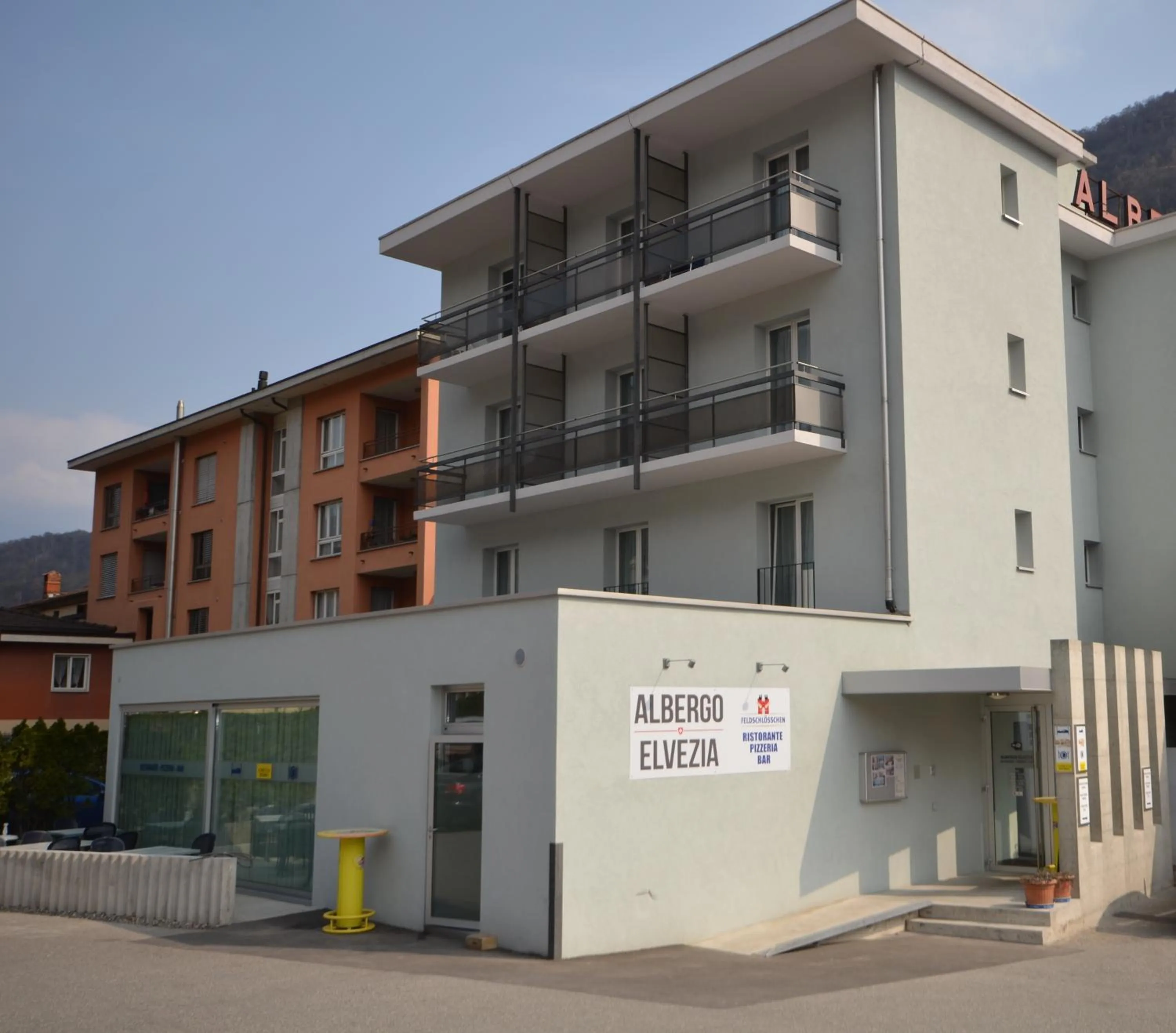 Facade/entrance in Albergo Elvezia
