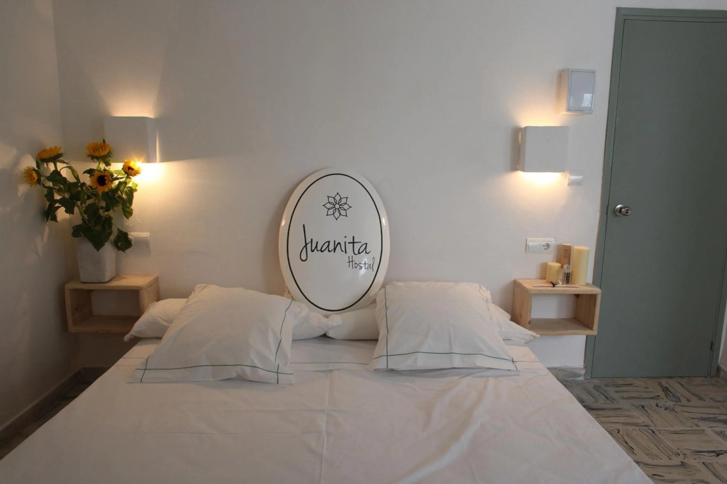 Bed in Juanita Hostal