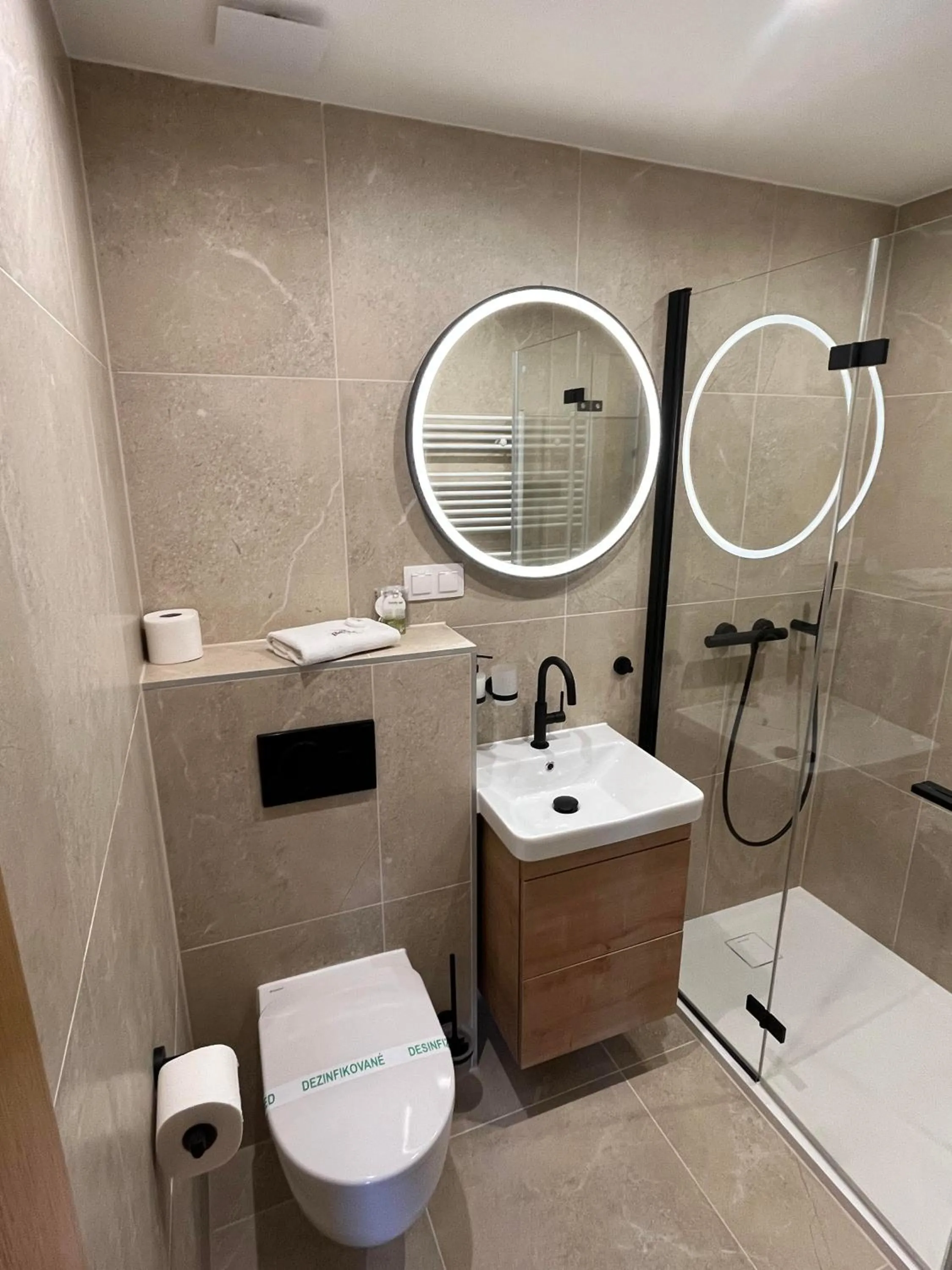 Shower in Resla Residence I, II, & Wellness