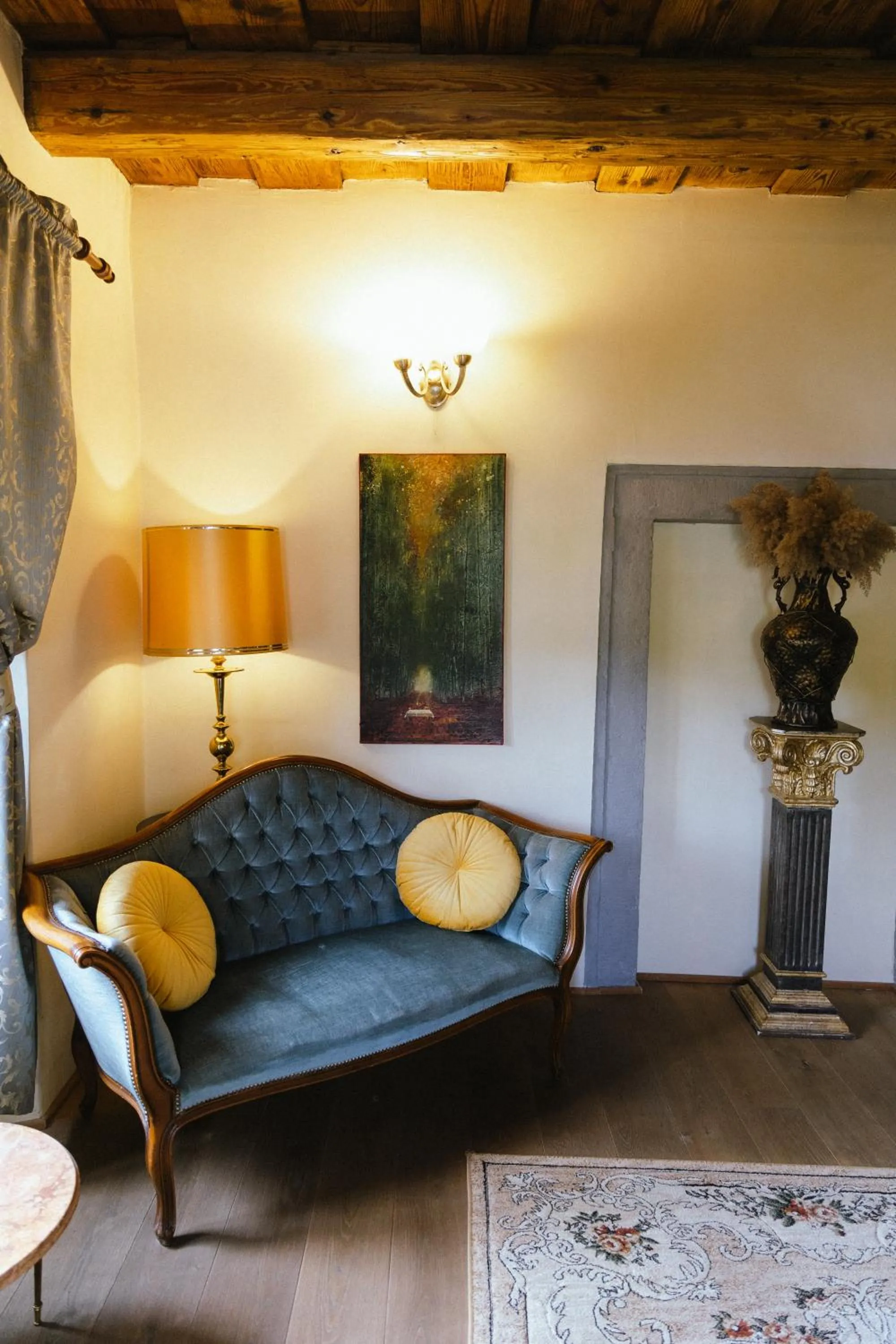 Seating area in Resla Residence I, II, & Wellness