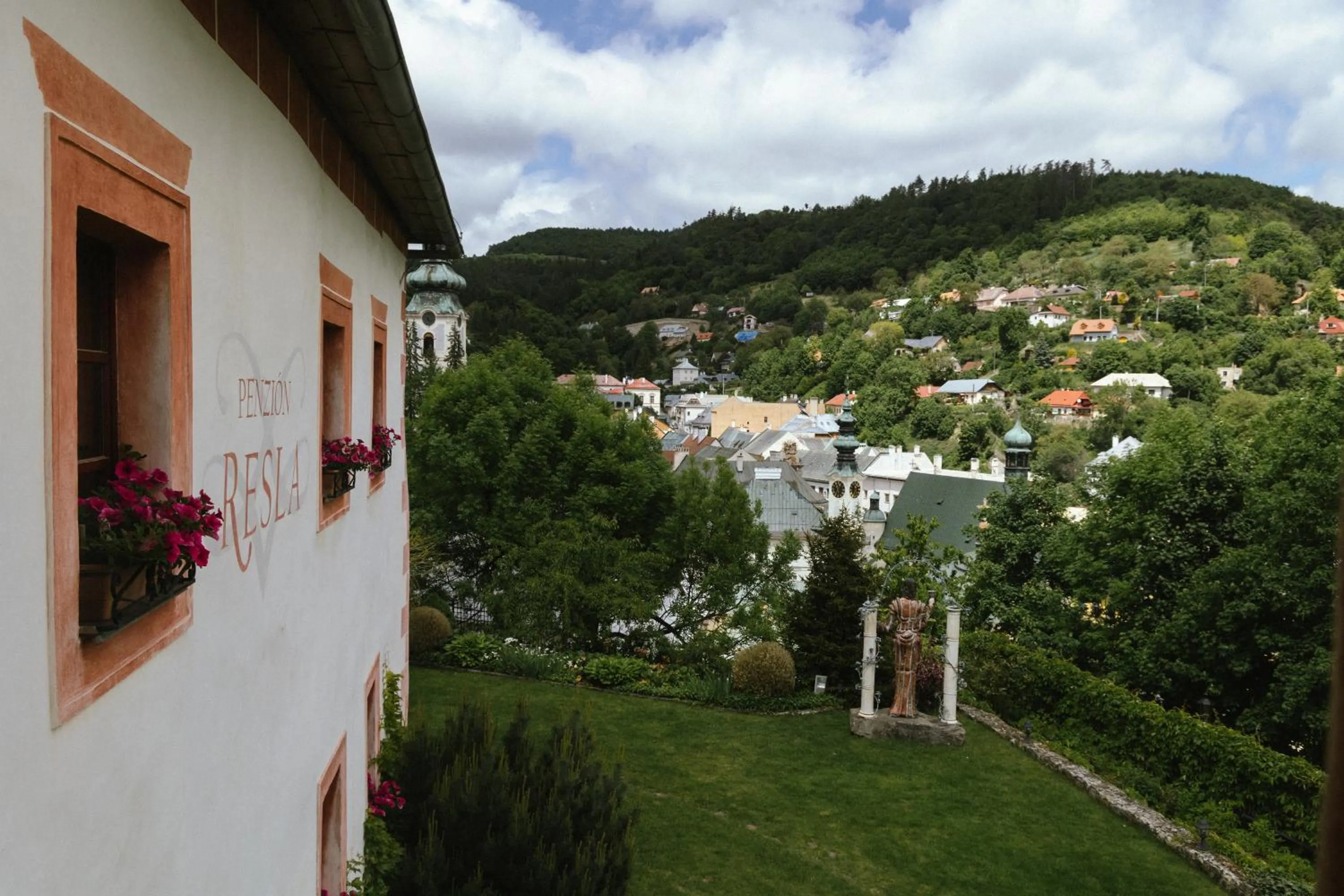 Neighbourhood in Resla Residence I, II, & Wellness