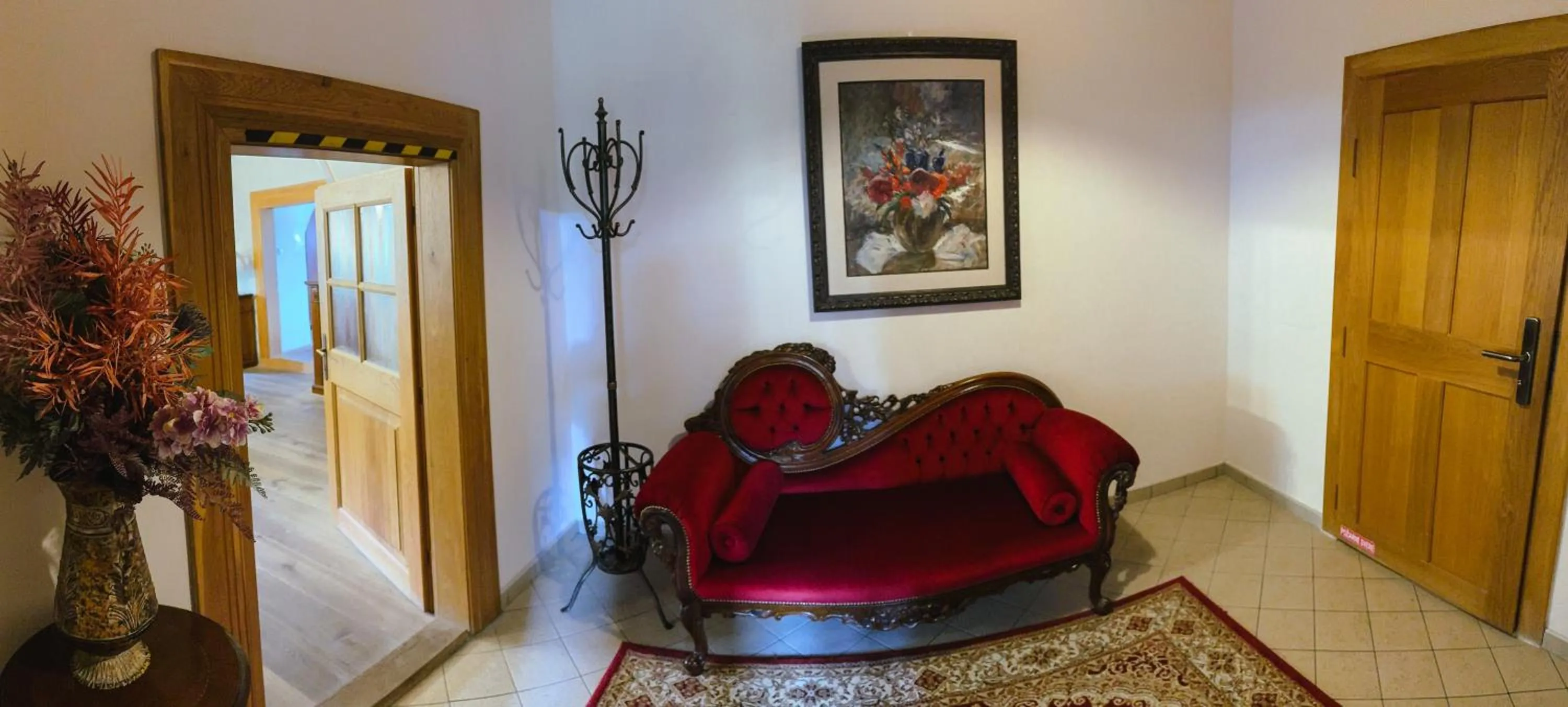 Seating area in Resla Residence I, II, & Wellness