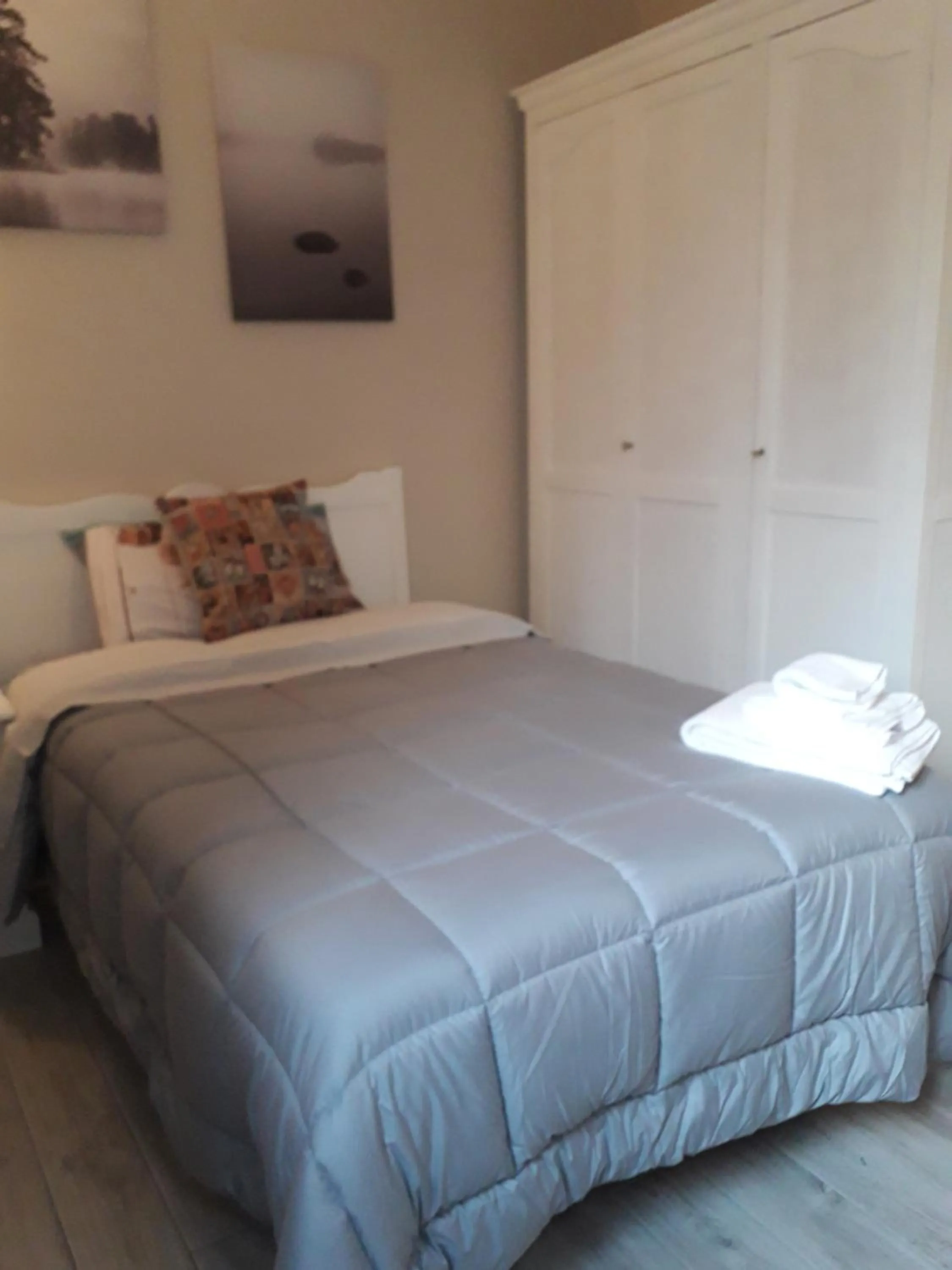 Photo of the whole room, Bed in Reggiolacittàinvisibile B&B