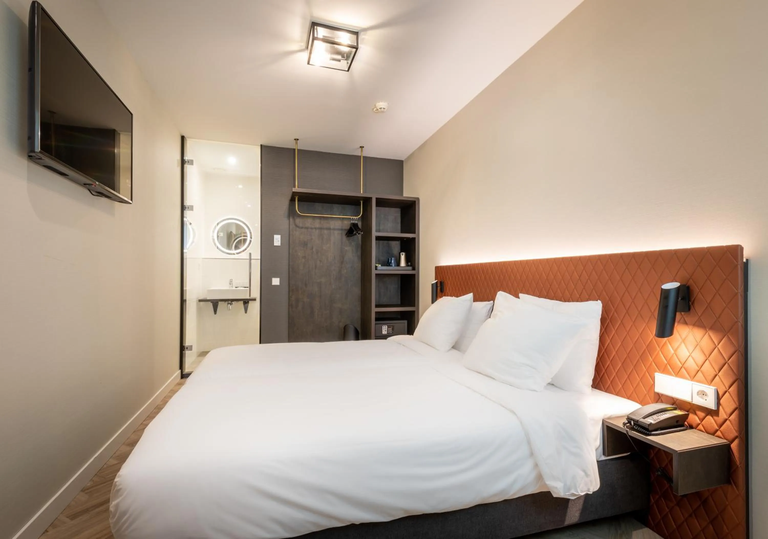 Bedroom, Bed in Hotel New Kit