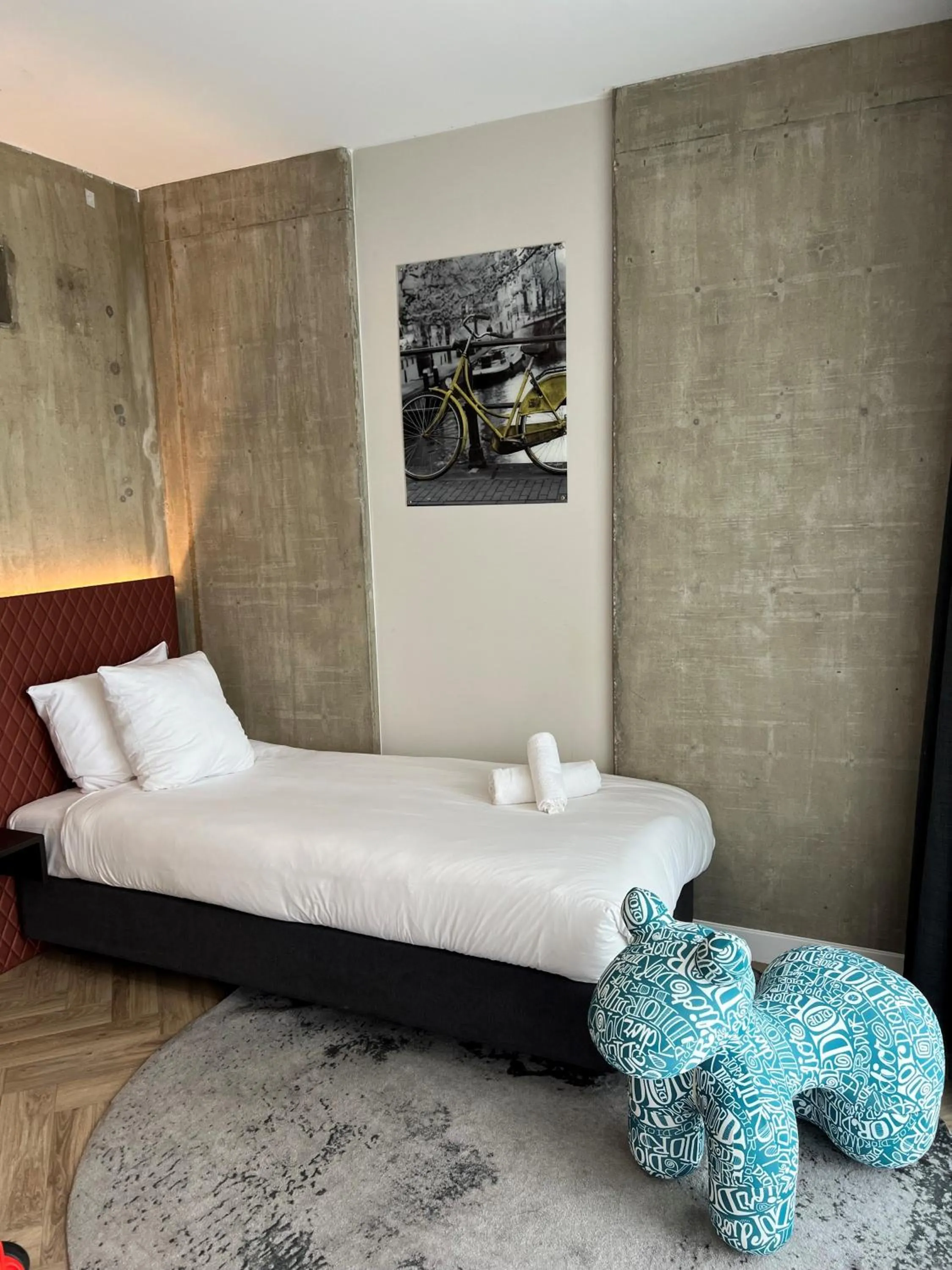 Bedroom, Bed in Hotel New Kit