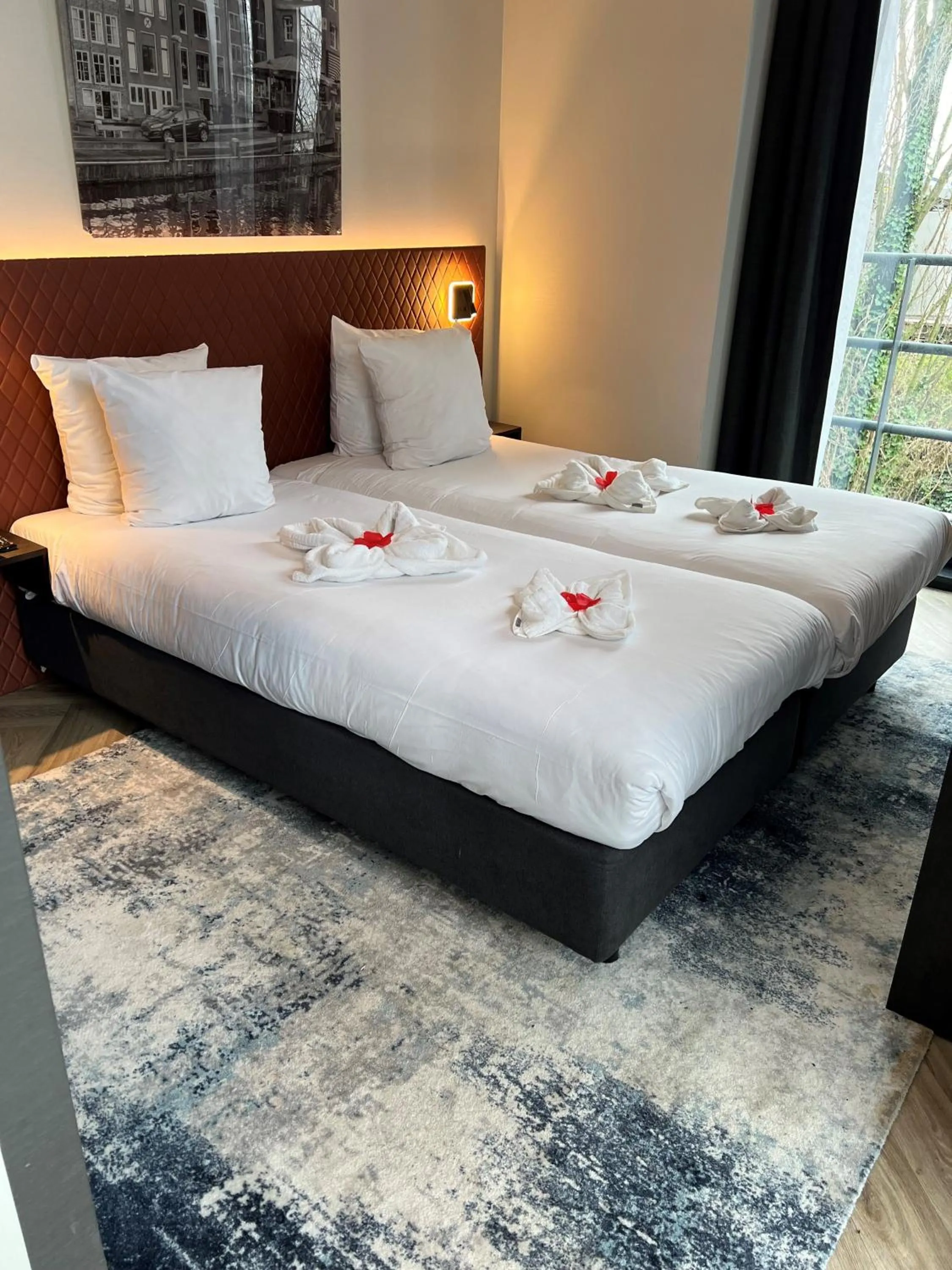 Bed in Hotel New Kit