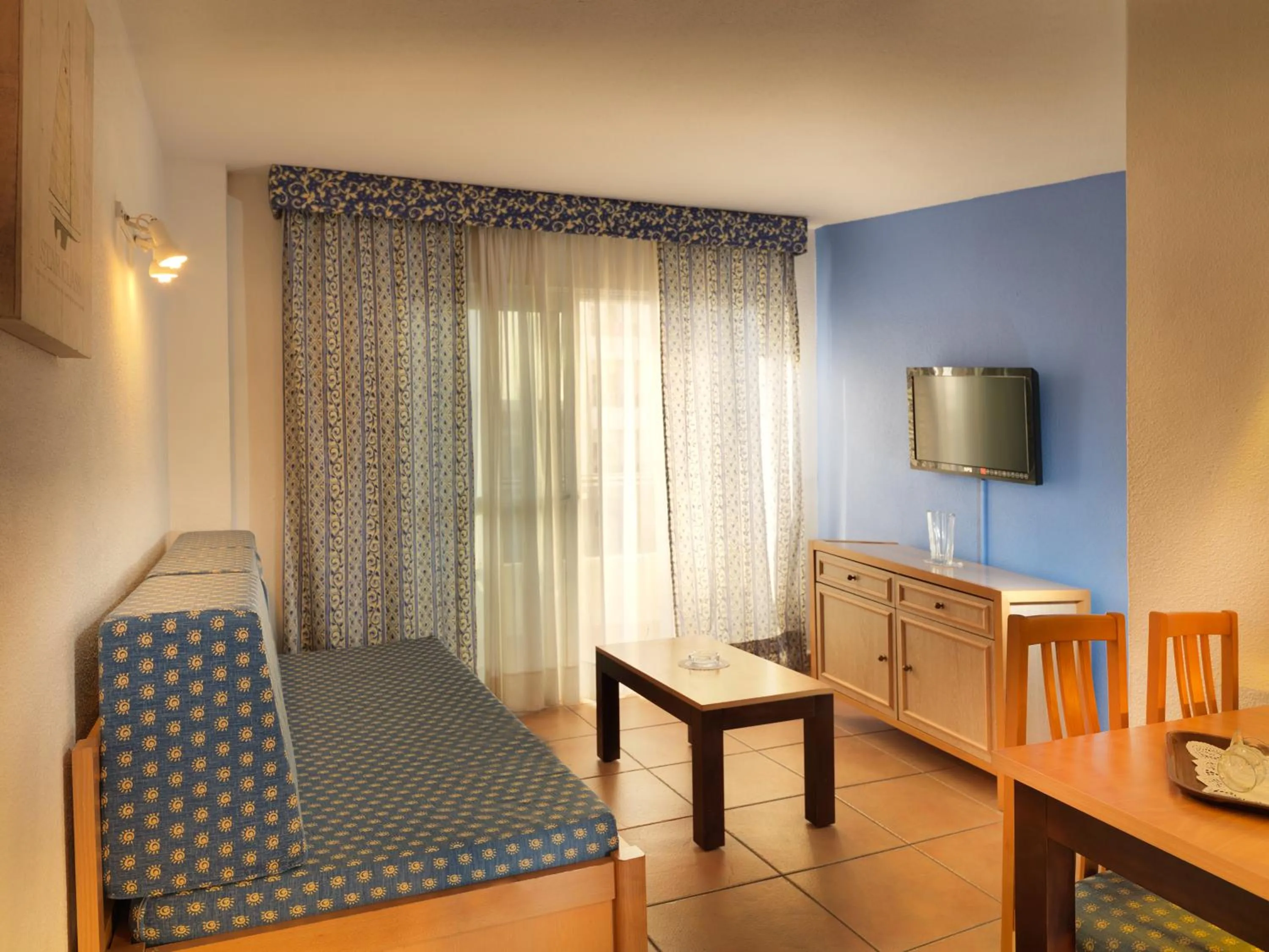 Living room, TV/Entertainment Center in Apartamentos Oro Blanco