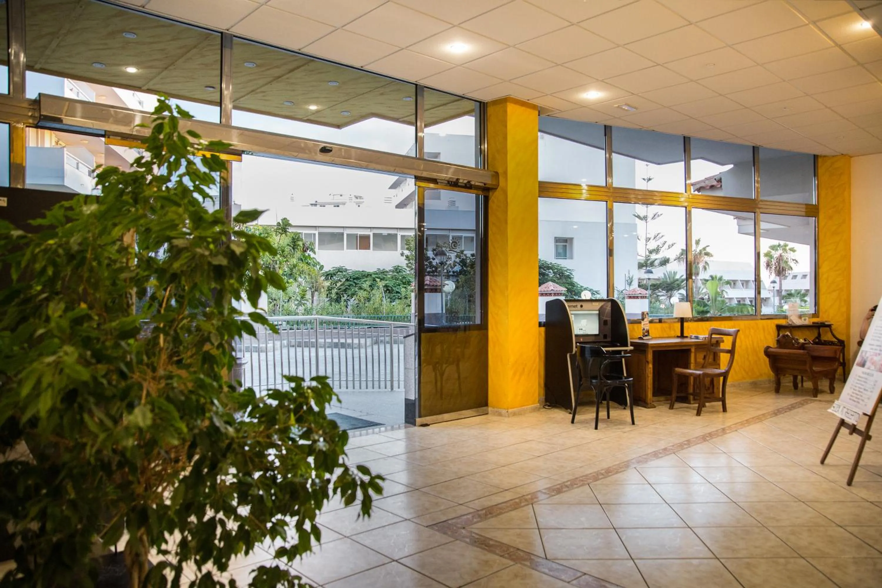 Lobby or reception, Restaurant/Places to Eat in Apartamentos Oro Blanco