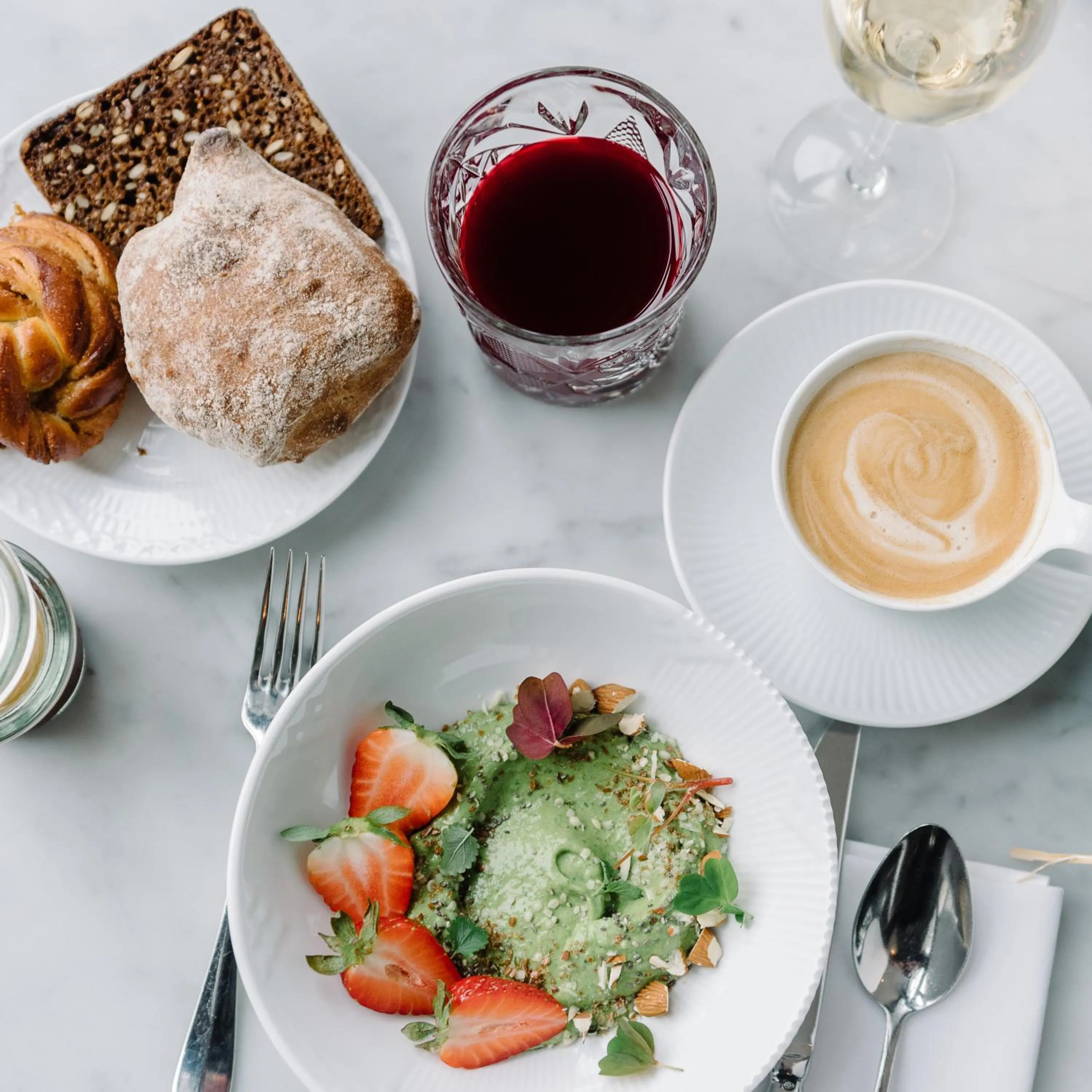 Restaurant/places to eat in Nimb Hotel