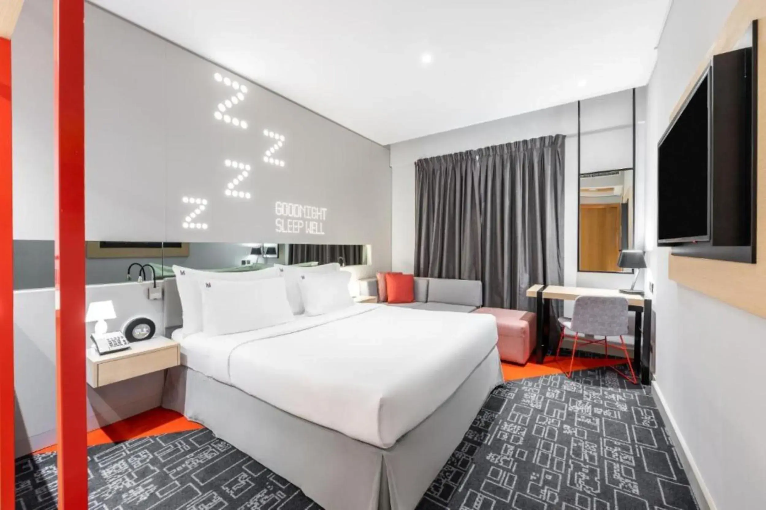 Urban King Room - with complimentary Shuttle Service to the Beach and Deira City Center in Studio M Arabian Plaza Hotel & Hotel Apartments Urban King Room - with complimentary Shuttle Service to the Beach and Deira City Center in Studio M Arabian Plaza Hotel & Hotel Apartments
