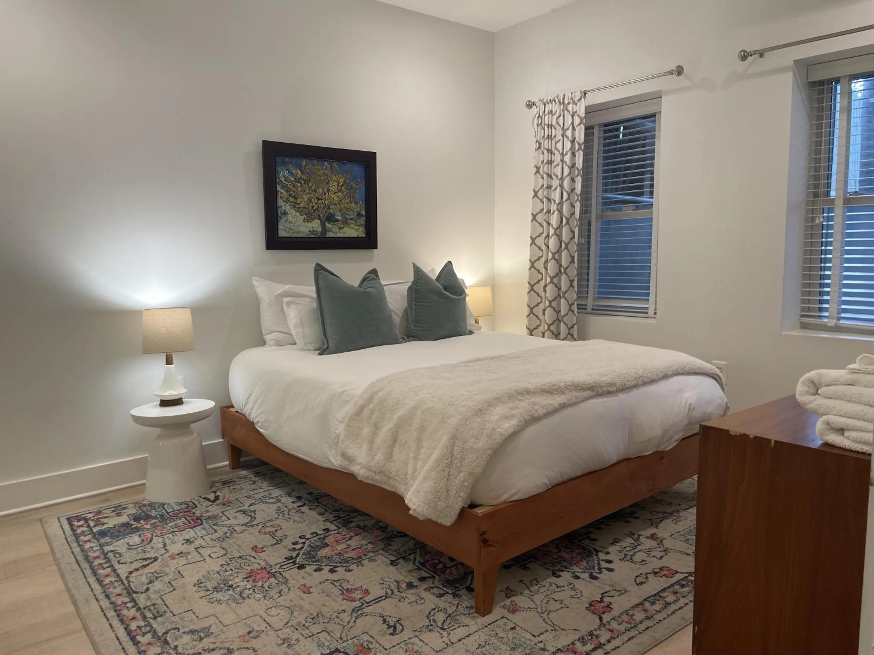 Other, Bed in Luxe 2BD2BA Townhouse in Hip Area - Near Metro