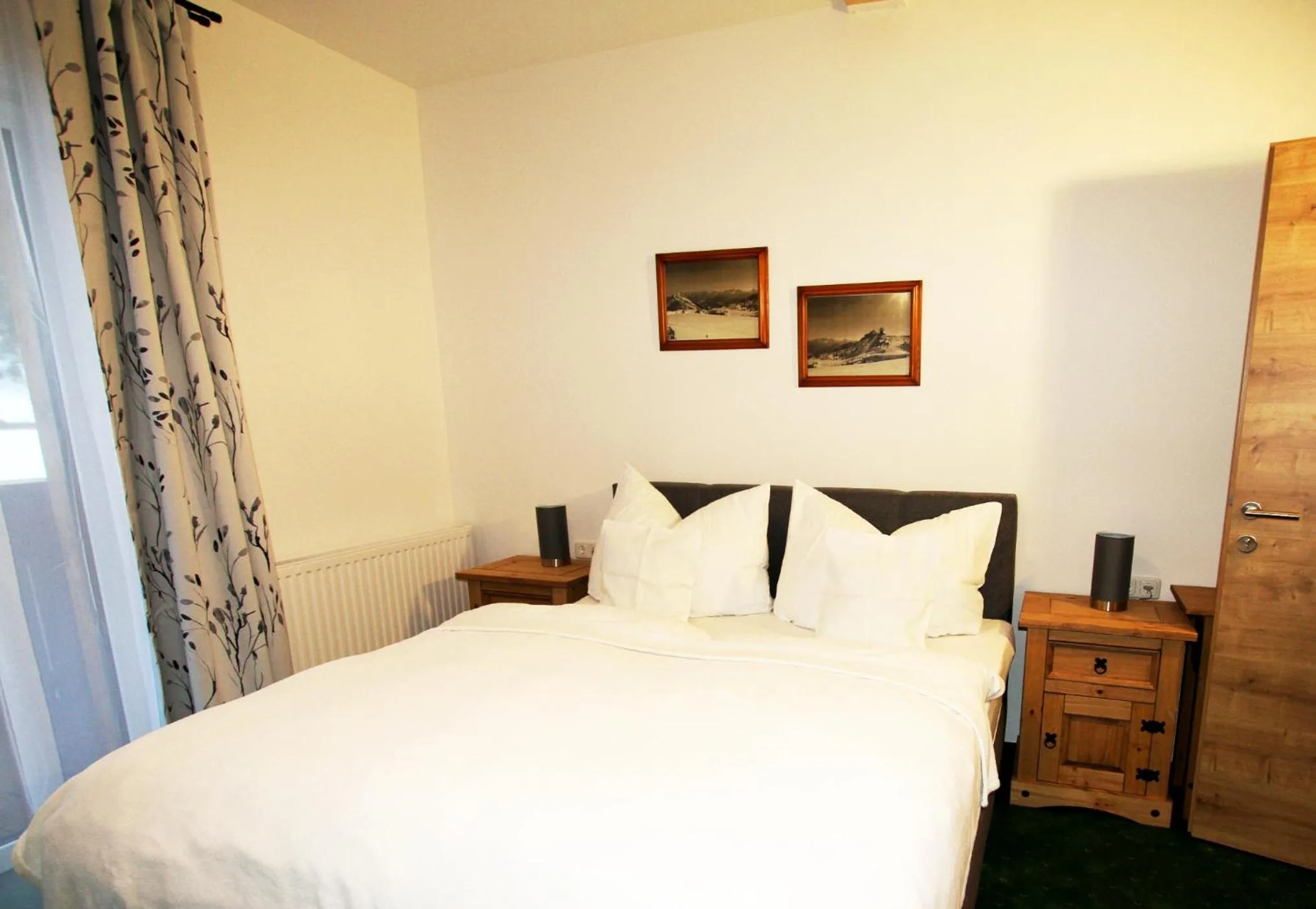 Photo of the whole room, Bed in Alpenhotel Ensmann