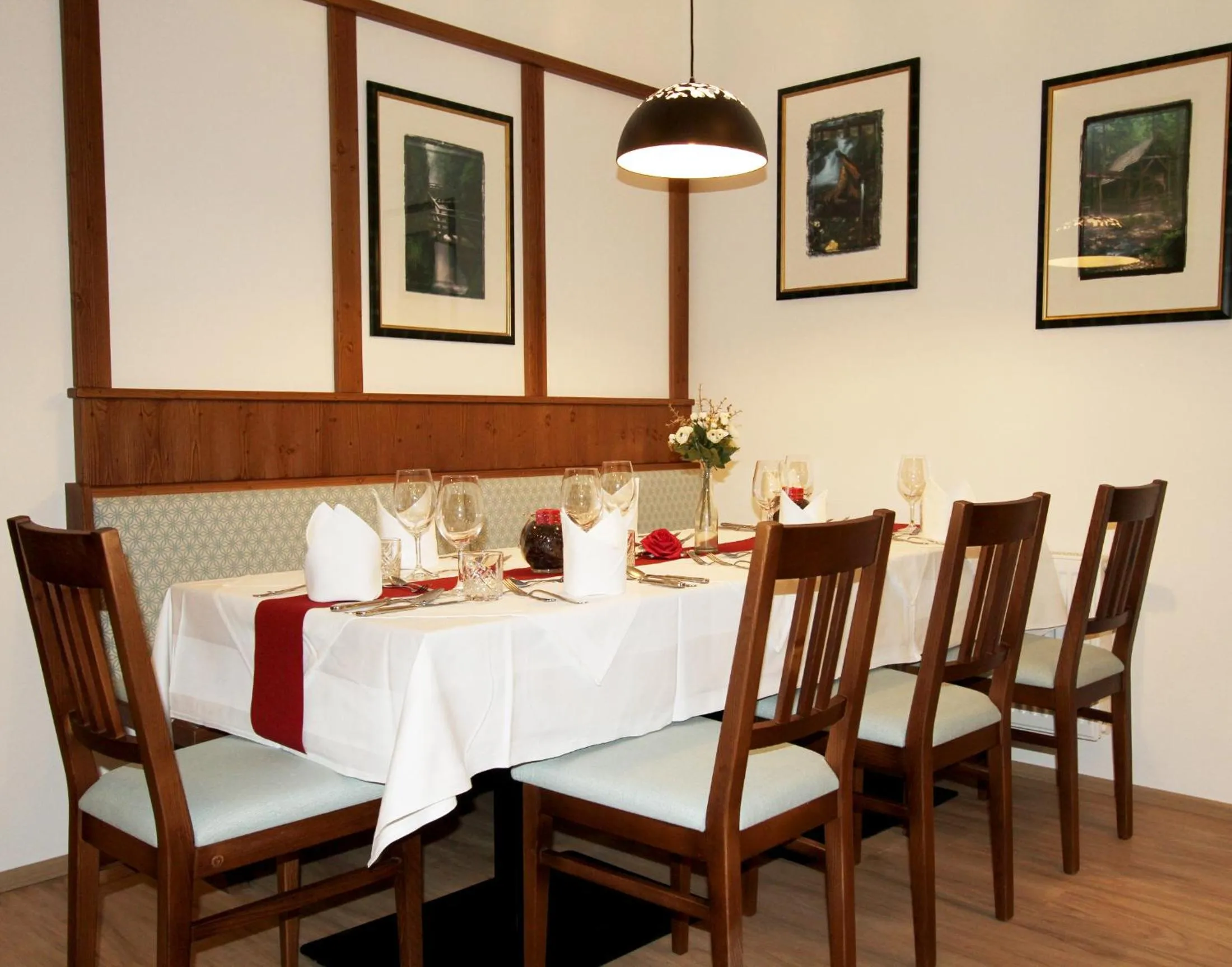 Restaurant/places to eat in Alpenhotel Ensmann