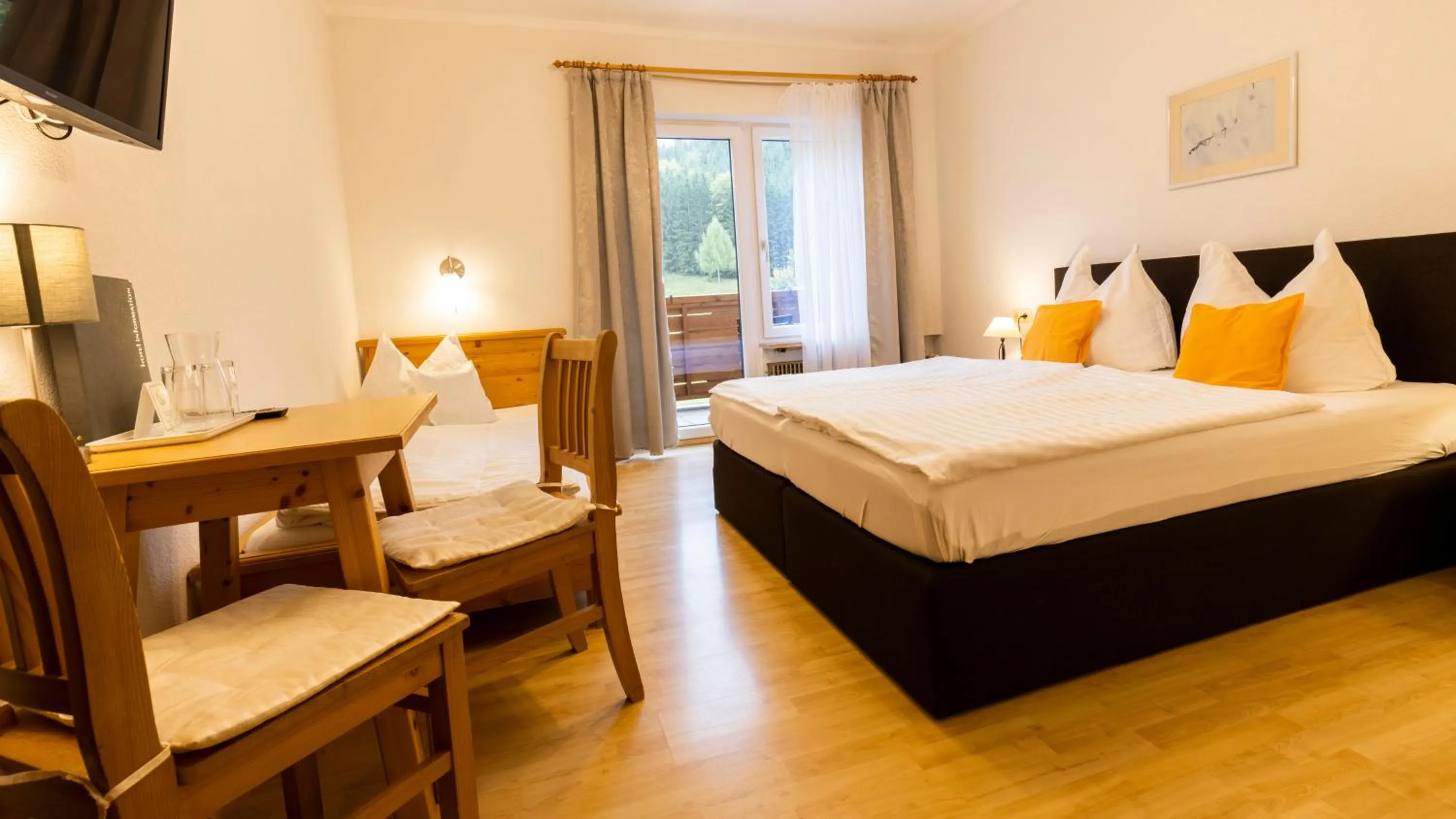 Bed in Alpenhotel Ensmann