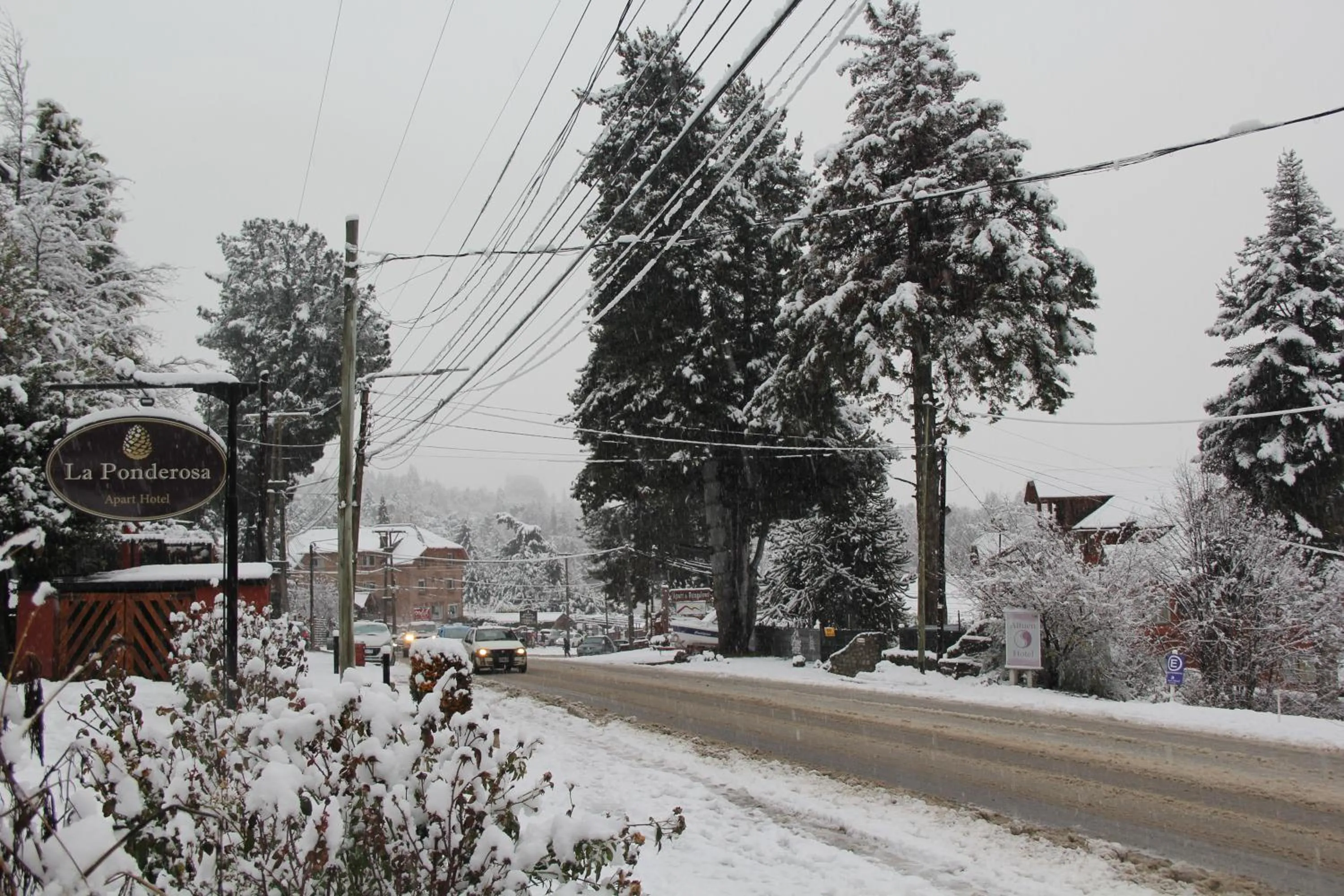 Street view in LA PONDEROSA Apart Hotel