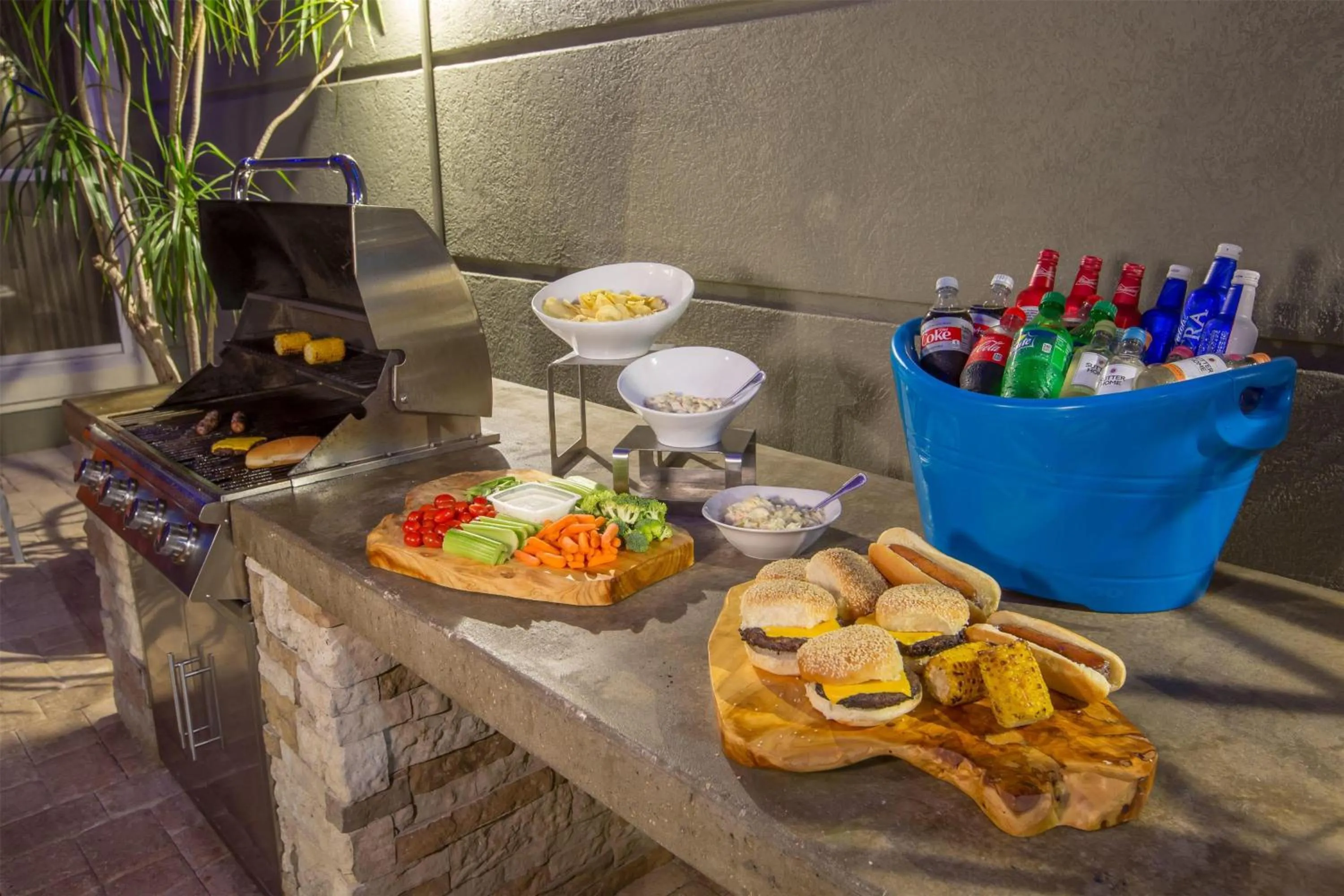 Dining area in Homewood Suites by Hilton Orlando-International Drive Convention Center