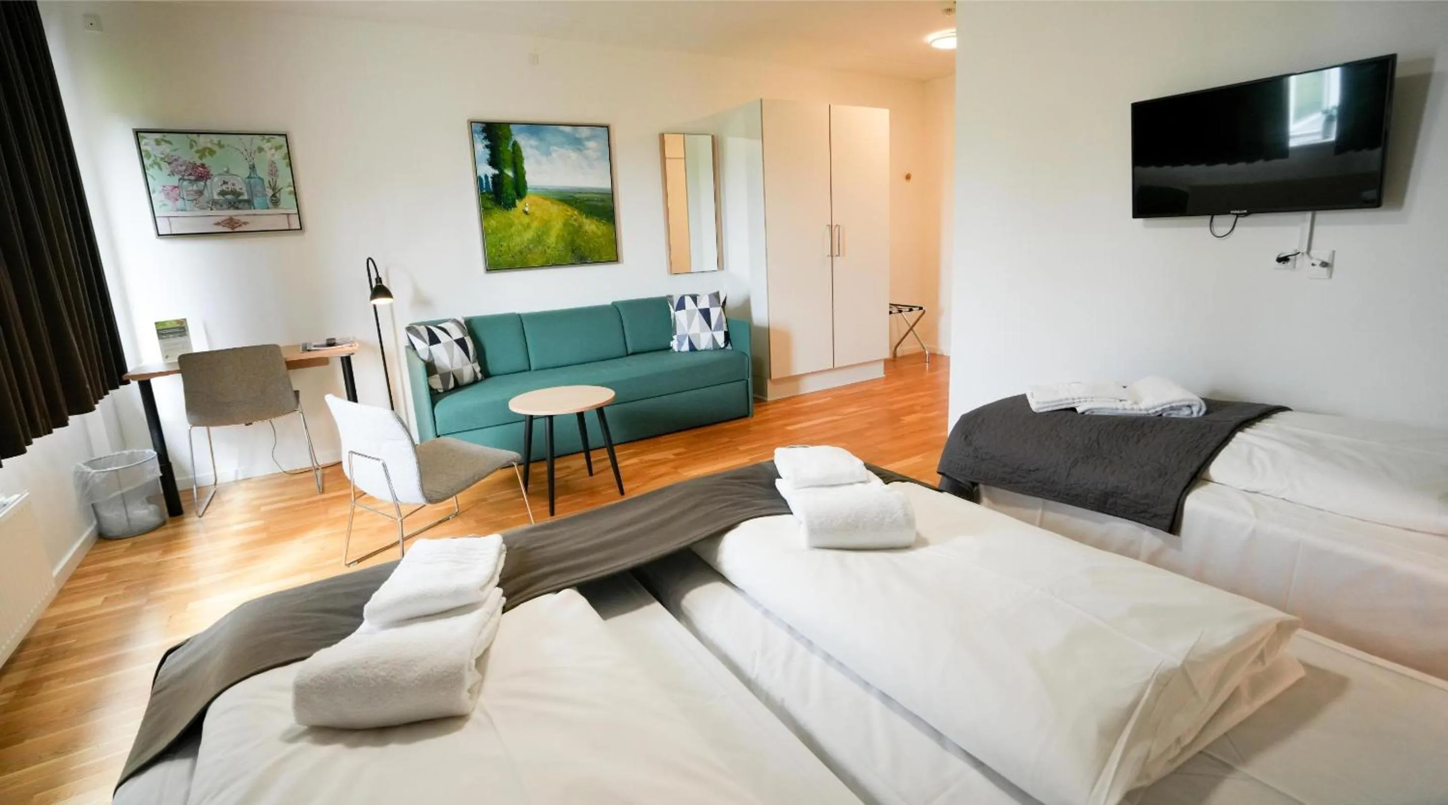 TV and multimedia, Bed in Hotel Nørherredhus