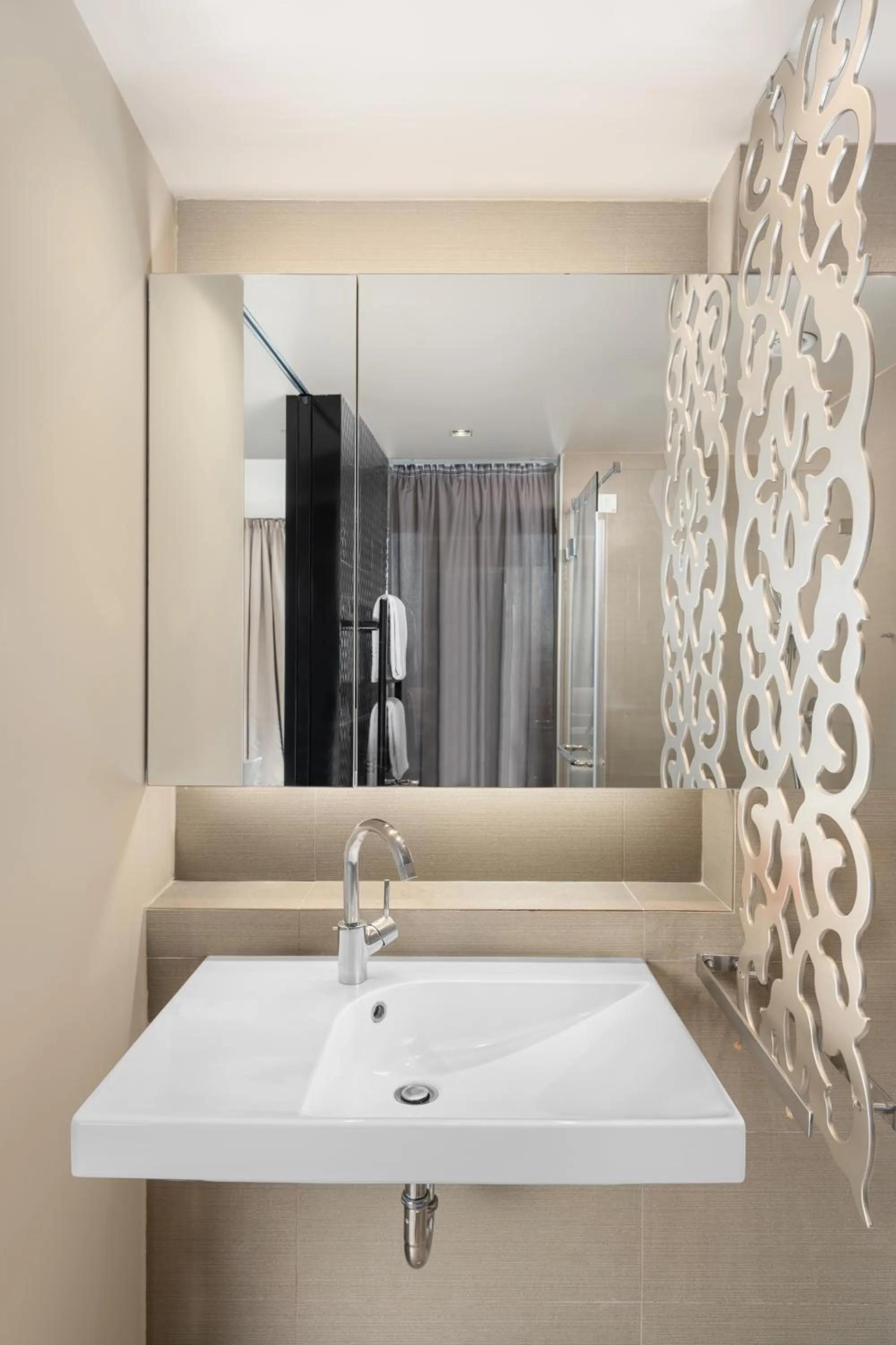 Bathroom in Zijin Hotel Belgrade