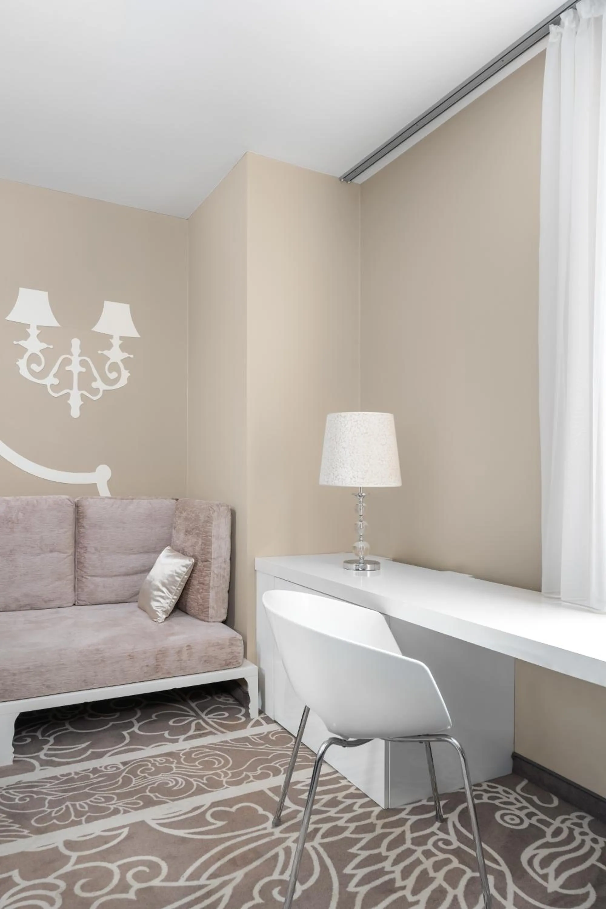 Seating area in Zijin Hotel Belgrade