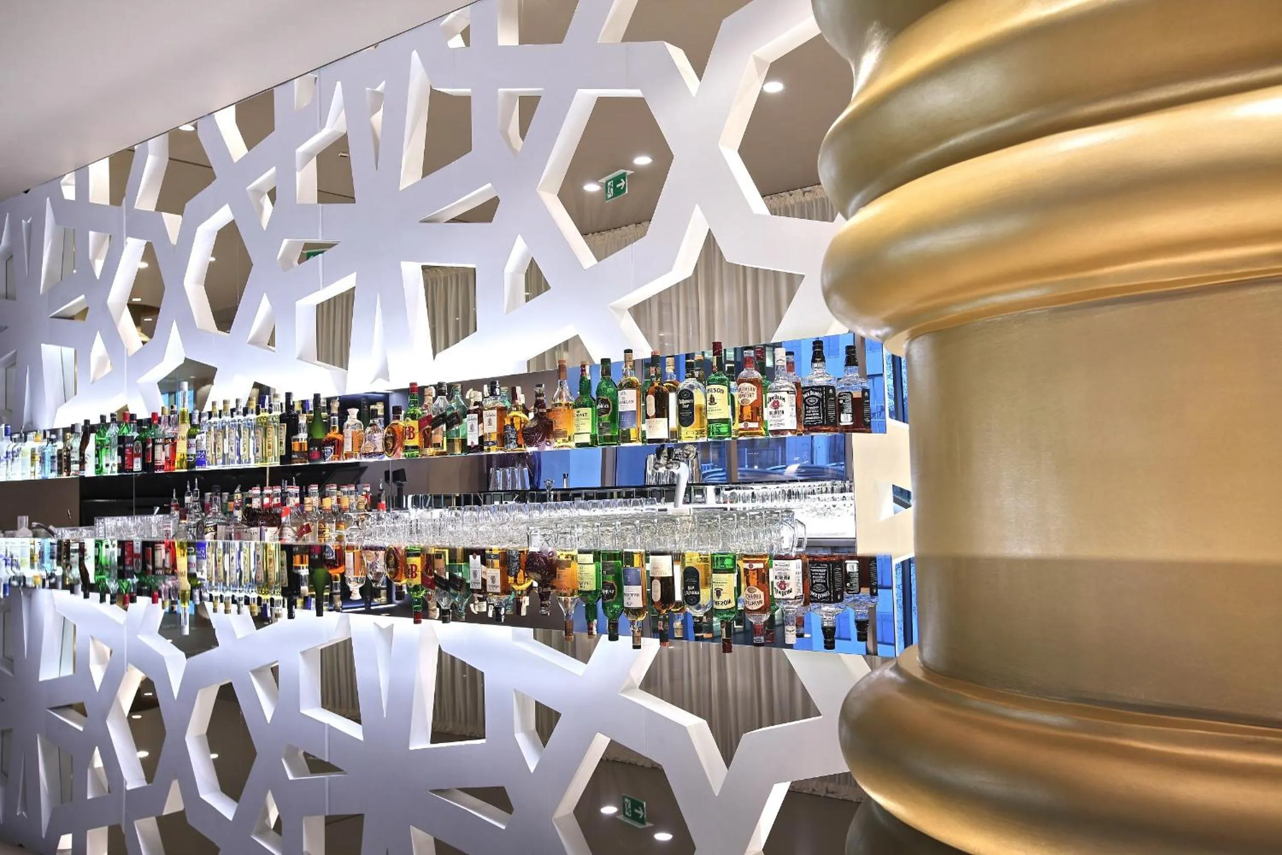 Lounge or bar in Zijin Hotel Belgrade