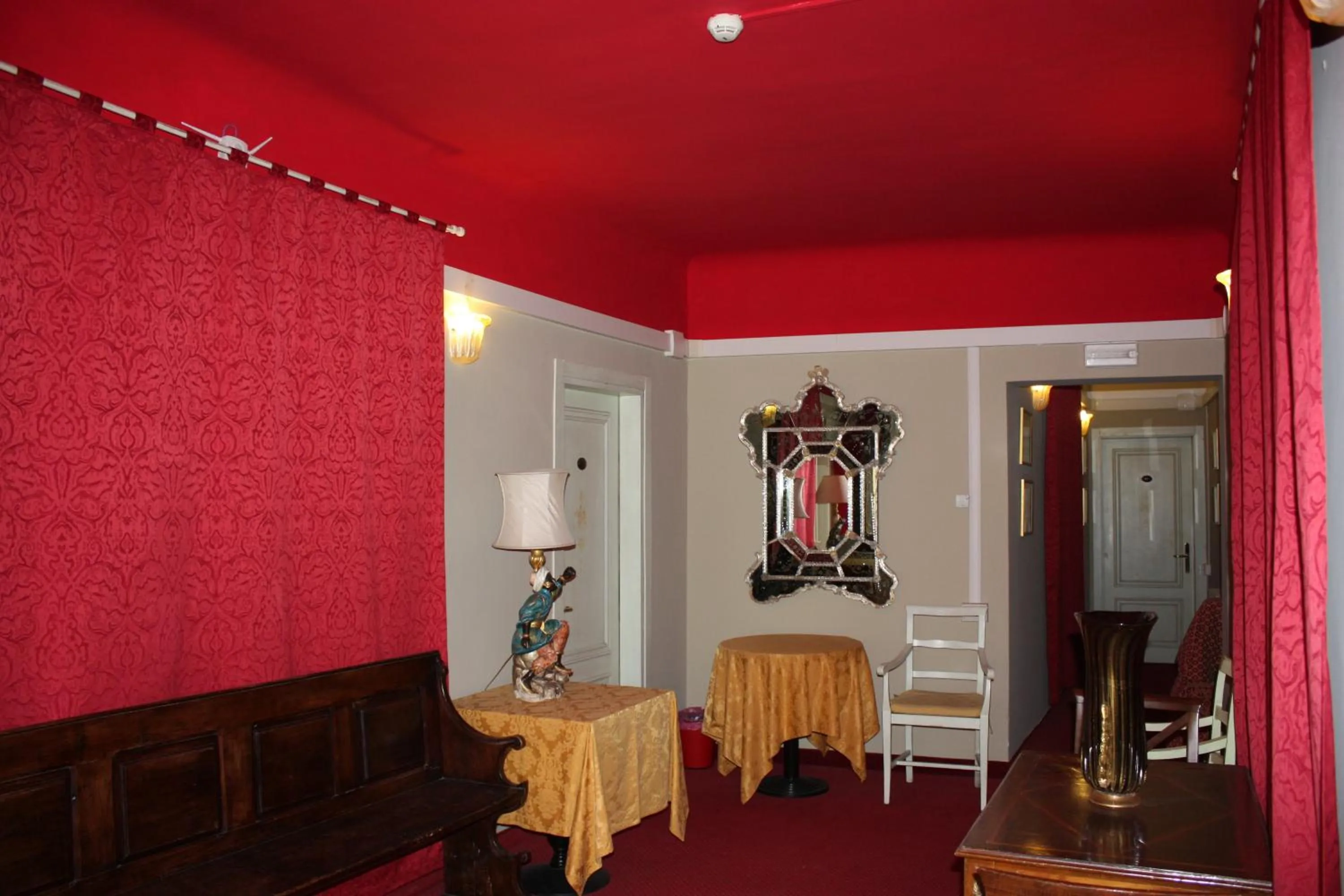 Photo of the whole room in Ca' Pedrocchi