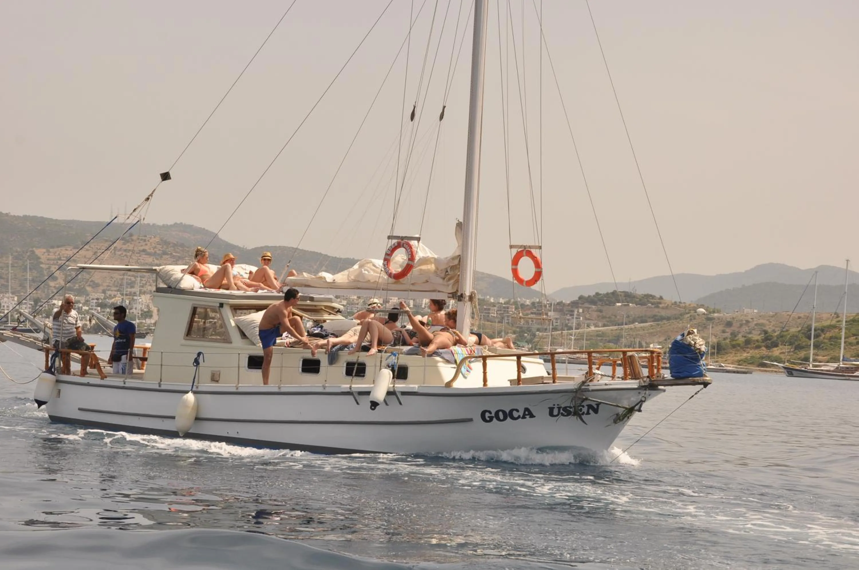 Entertainment in Gun-Ay Hotel