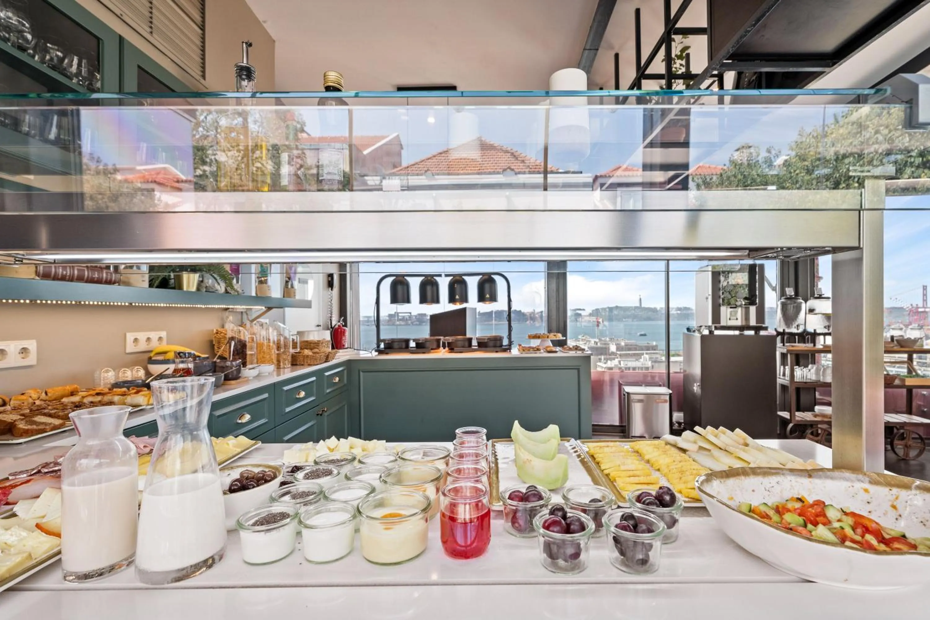 Food and drinks in Monte Belvedere Hotel by Shiadu