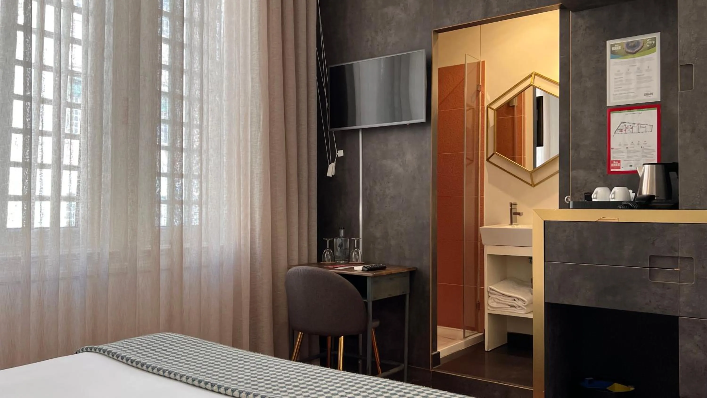 Bed in Monte Belvedere Hotel by Shiadu