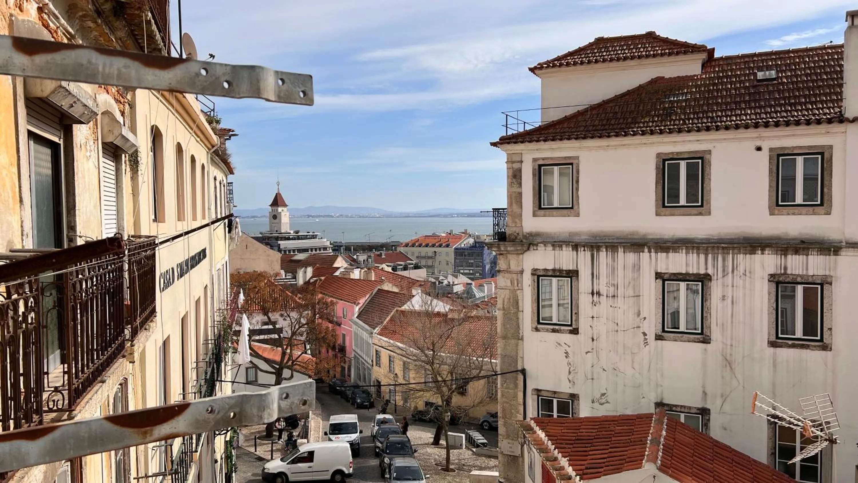 Property building in Monte Belvedere Hotel by Shiadu