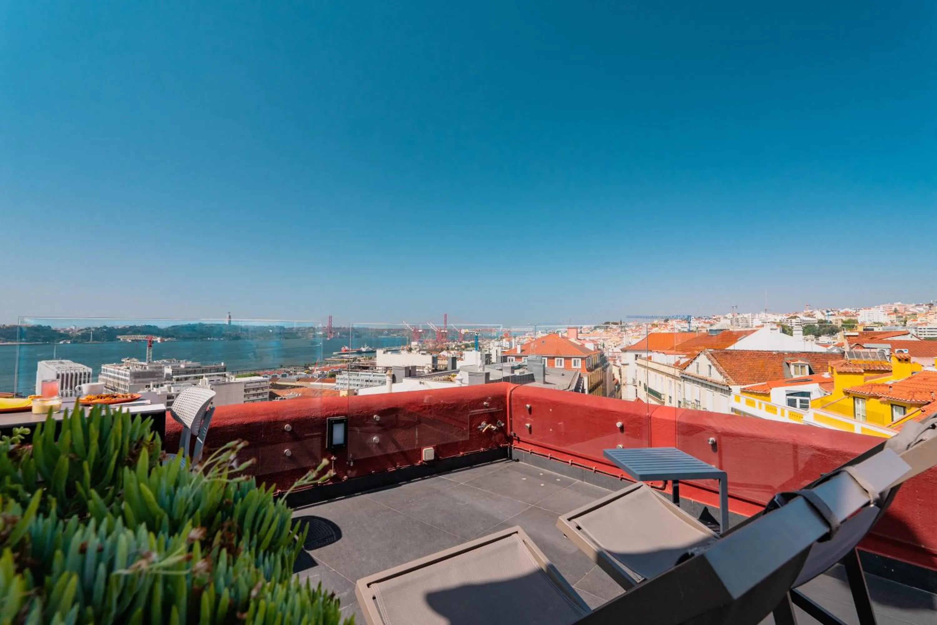 Day in Monte Belvedere Hotel by Shiadu