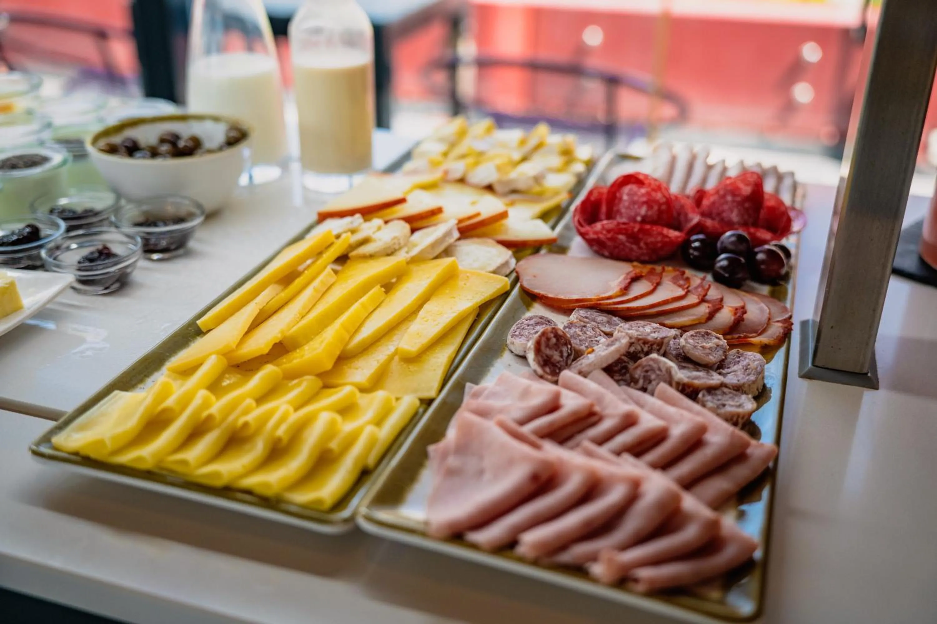 Food and drinks in Monte Belvedere Hotel by Shiadu