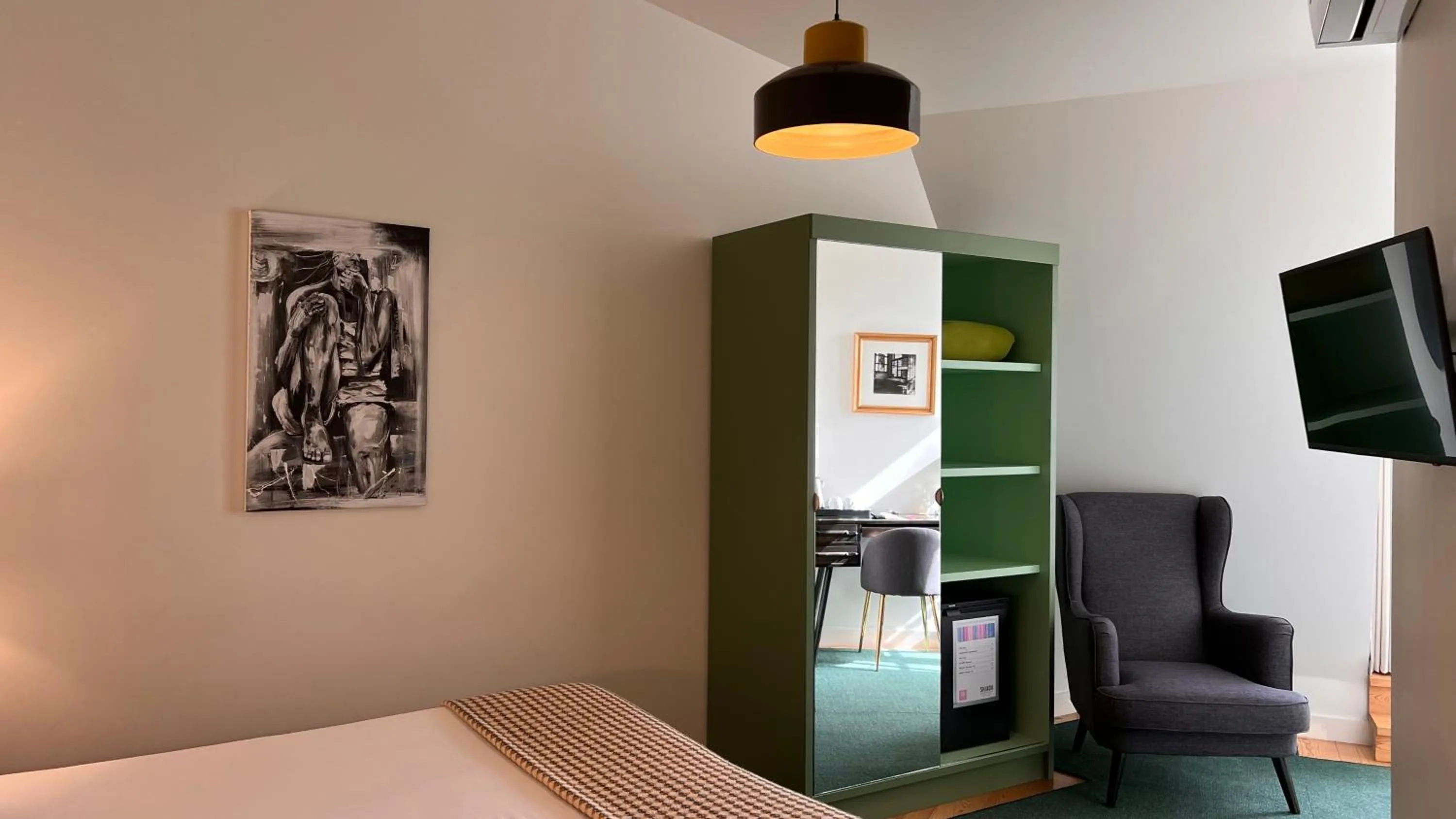 Bed in Monte Belvedere Hotel by Shiadu