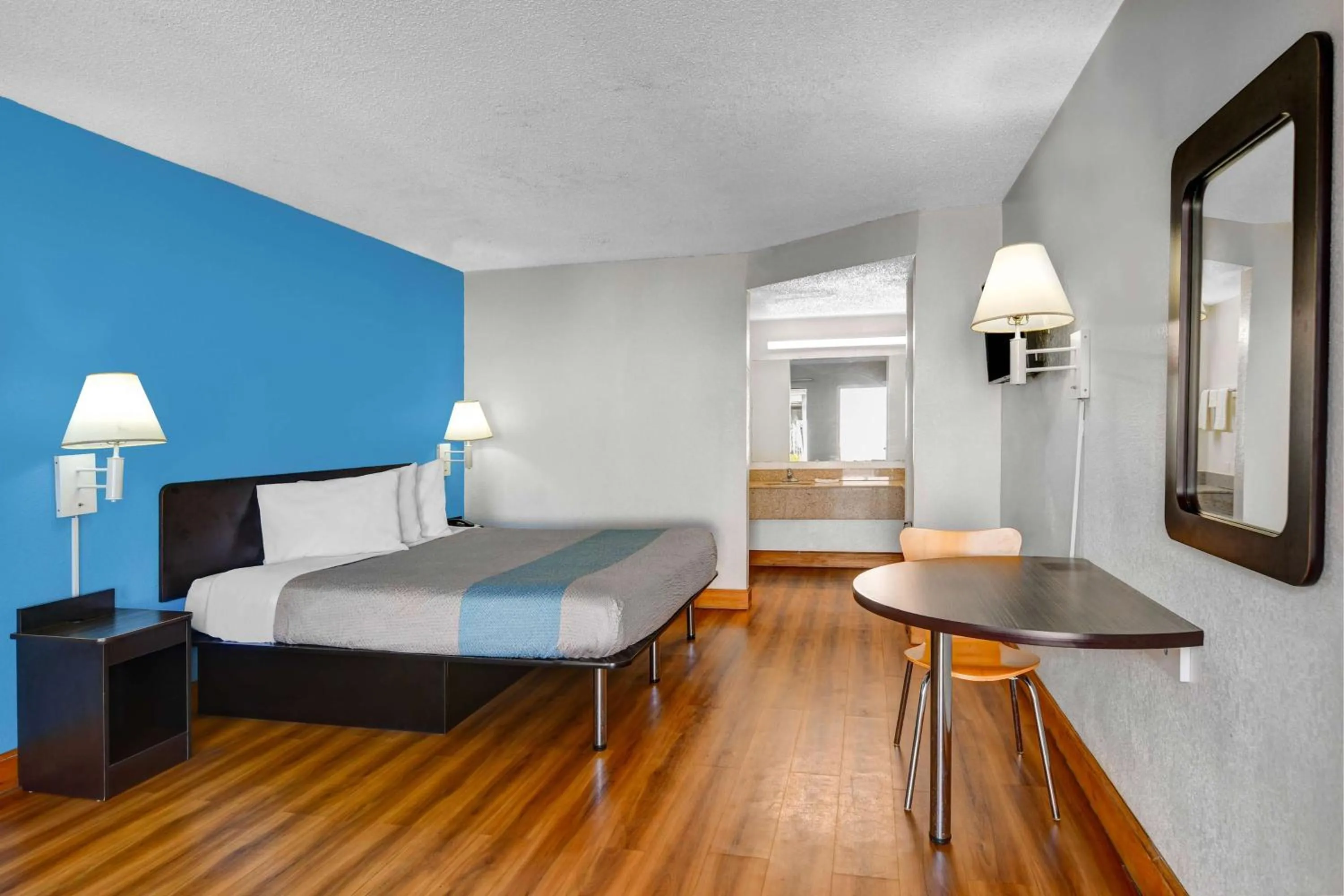 Photo of the whole room, Bed in Motel 6-Atlanta, GA