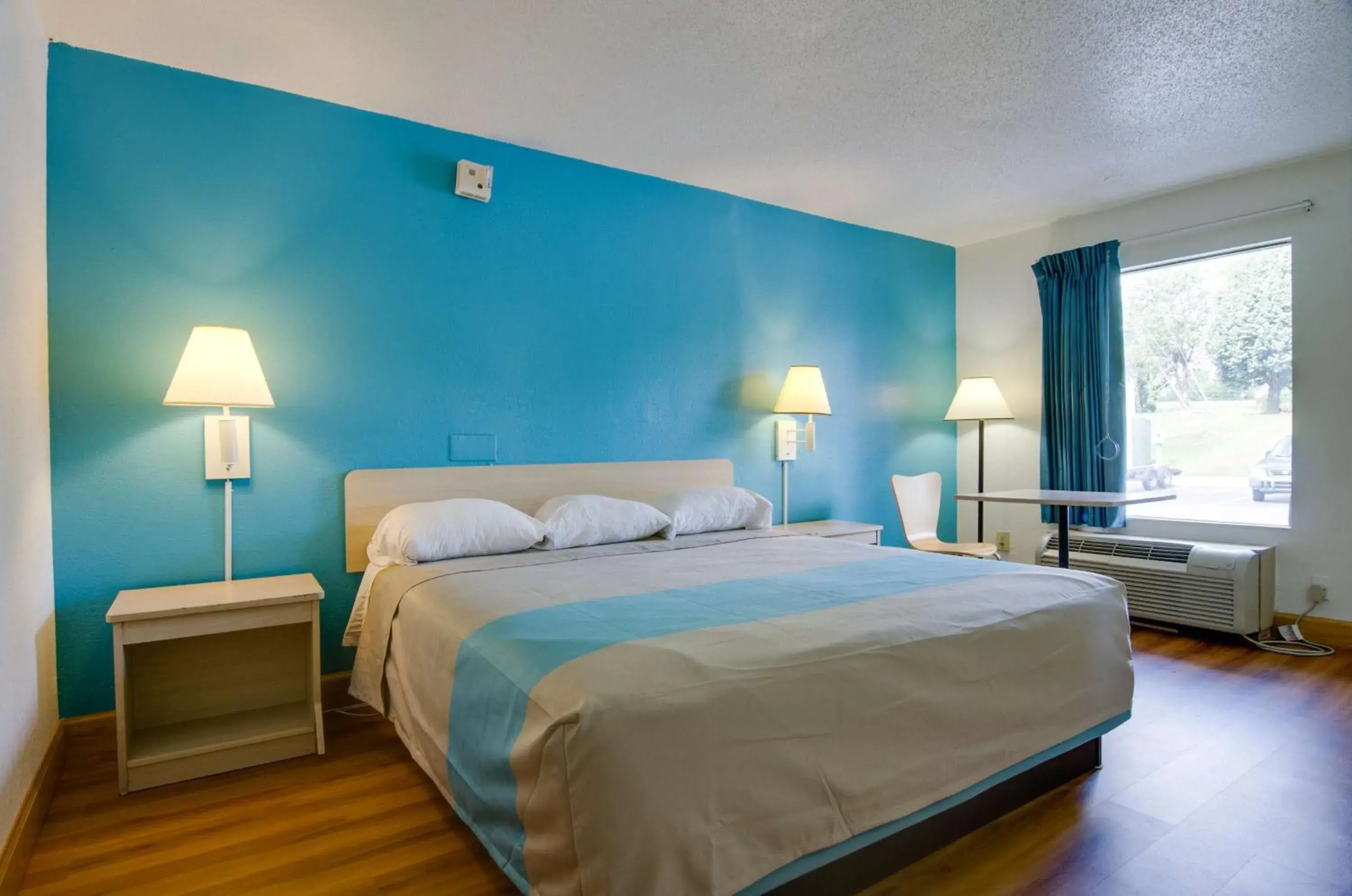 King Room - single occupancy - Disability Access in Motel 6-Atlanta, GA King Room - single occupancy - Disability Access in Motel 6-Atlanta, GA