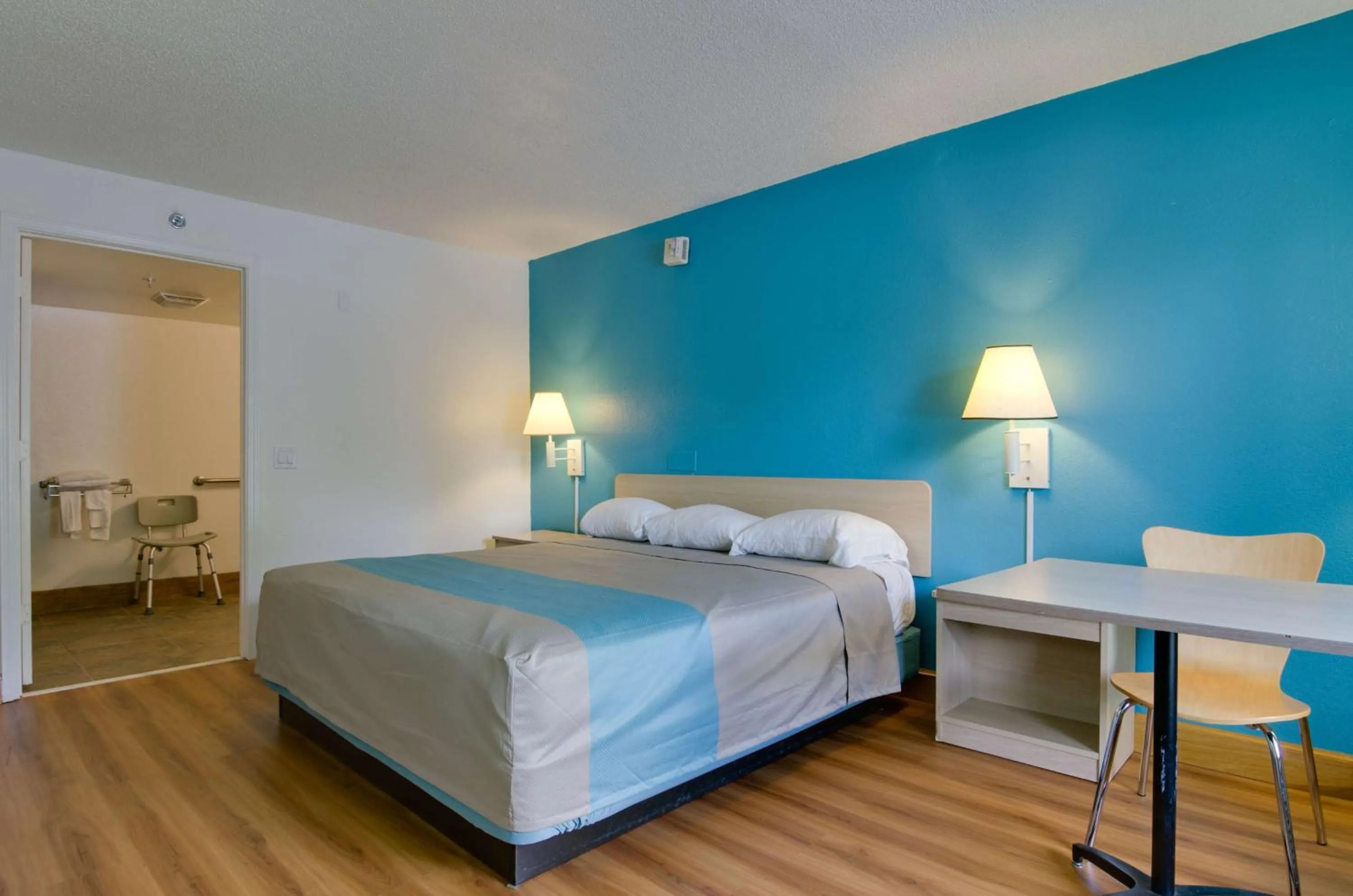 Photo of the whole room, Bed in Motel 6-Atlanta, GA