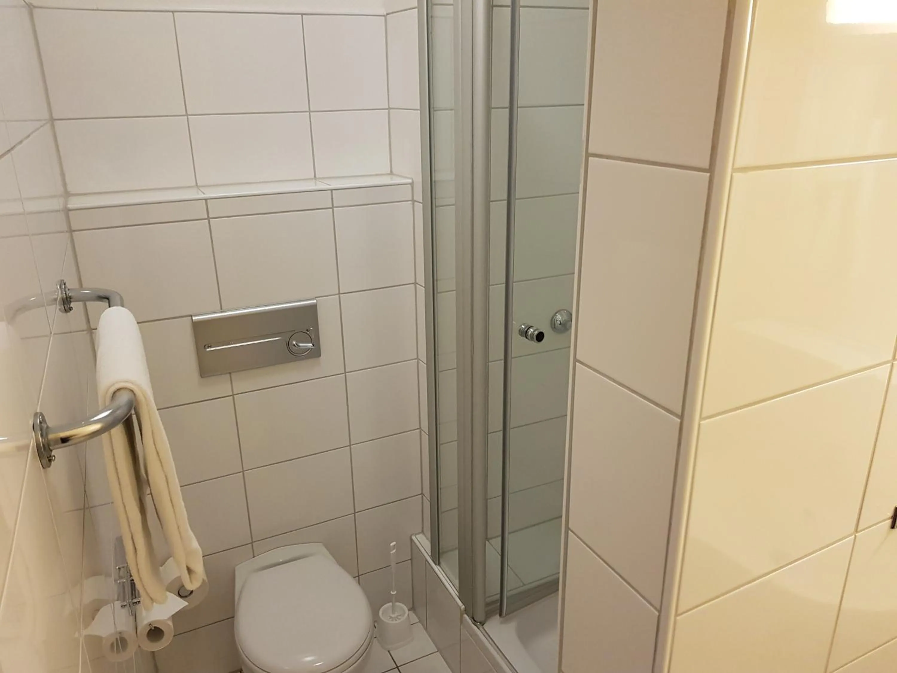 Shower in Hotel zum Anker