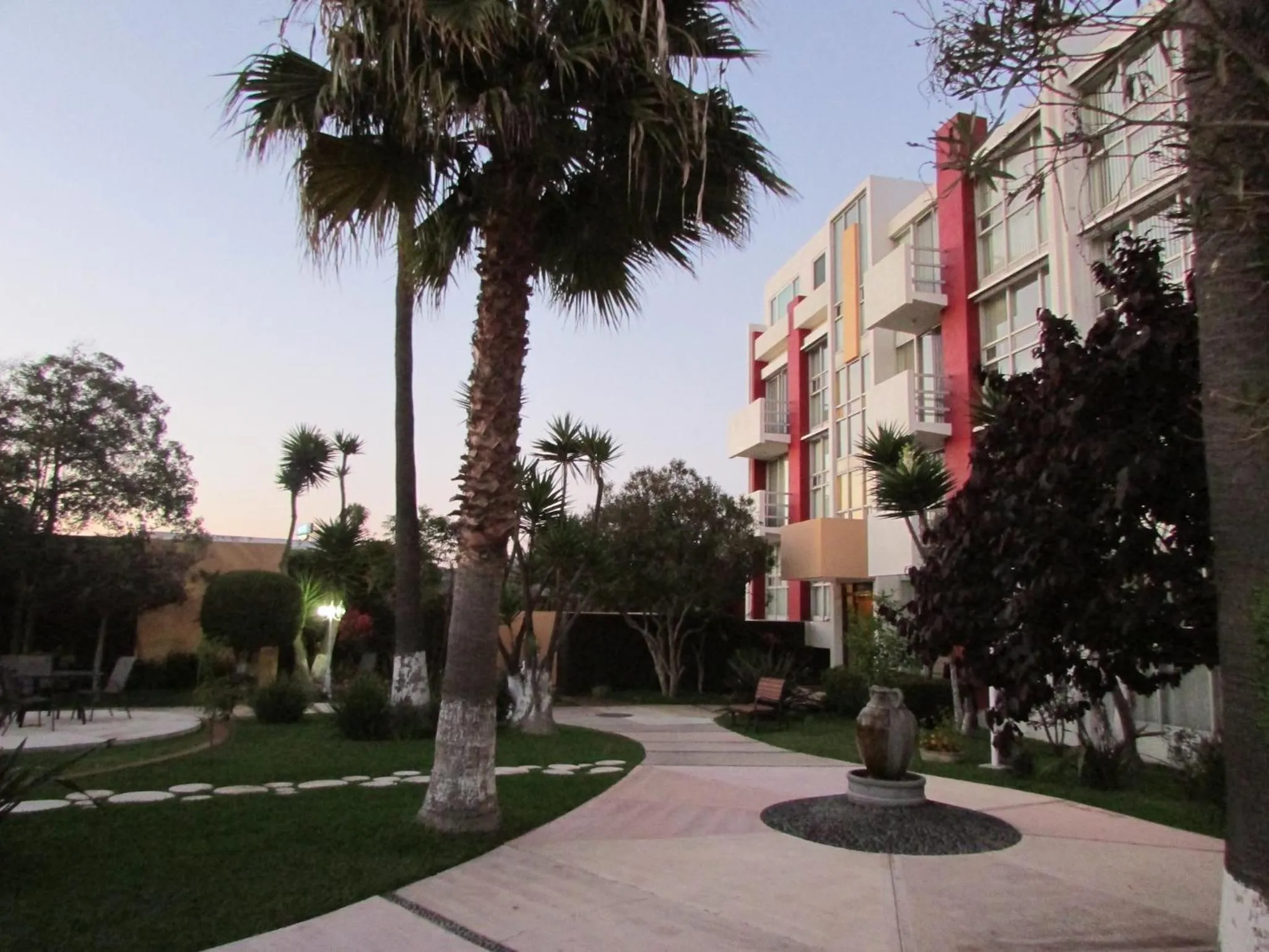 Garden in Dali Suites -Accommodations in Playas de Tijuana