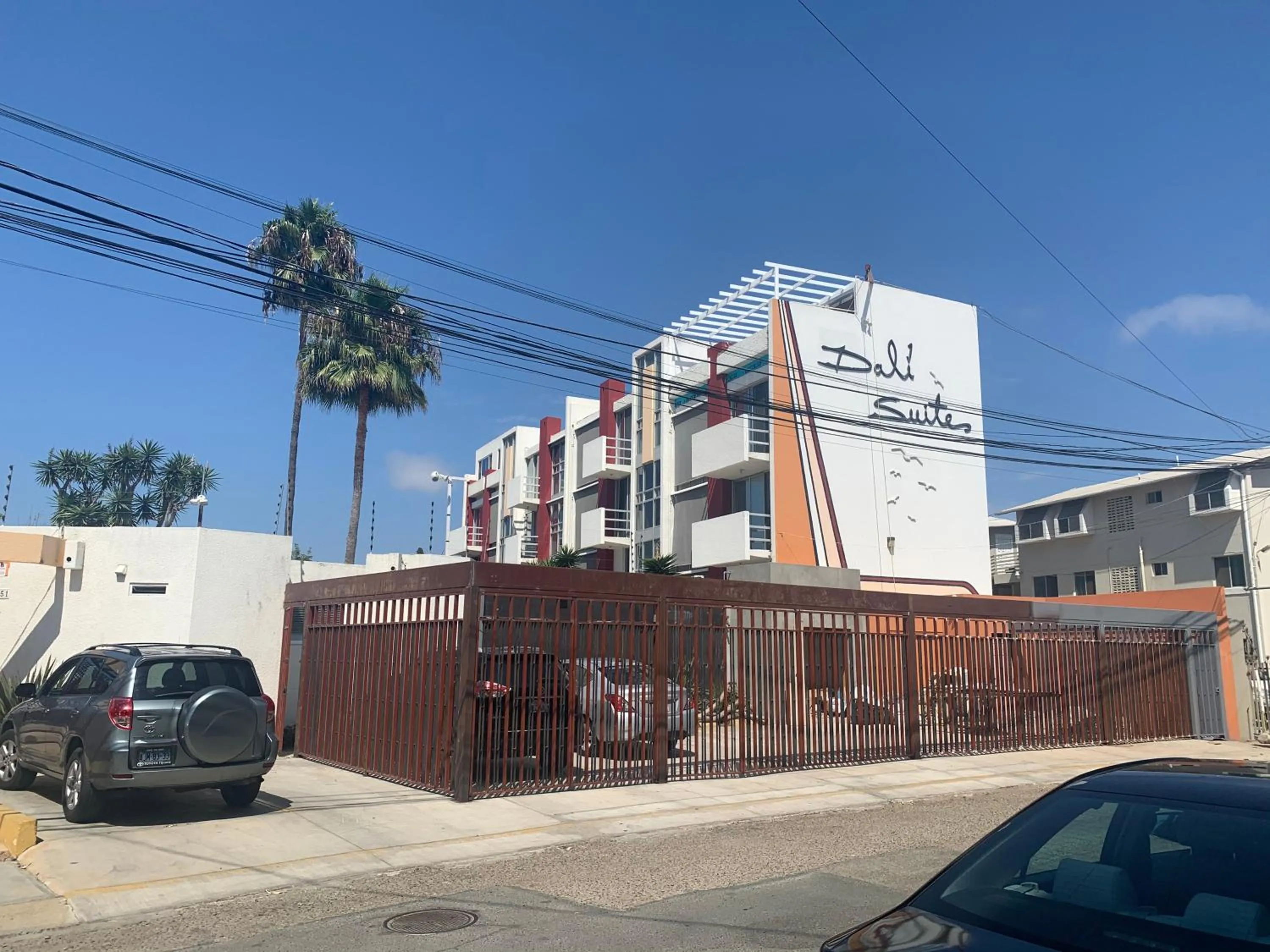 Property building in Dali Suites -Accommodations in Playas de Tijuana