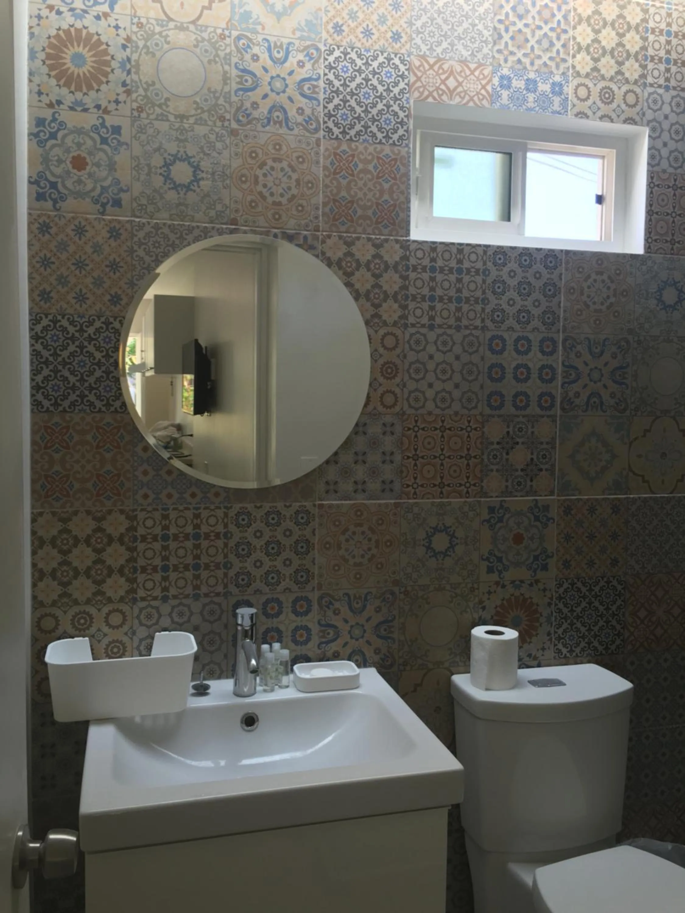 Bathroom in Dali Suites -Accommodations in Playas de Tijuana