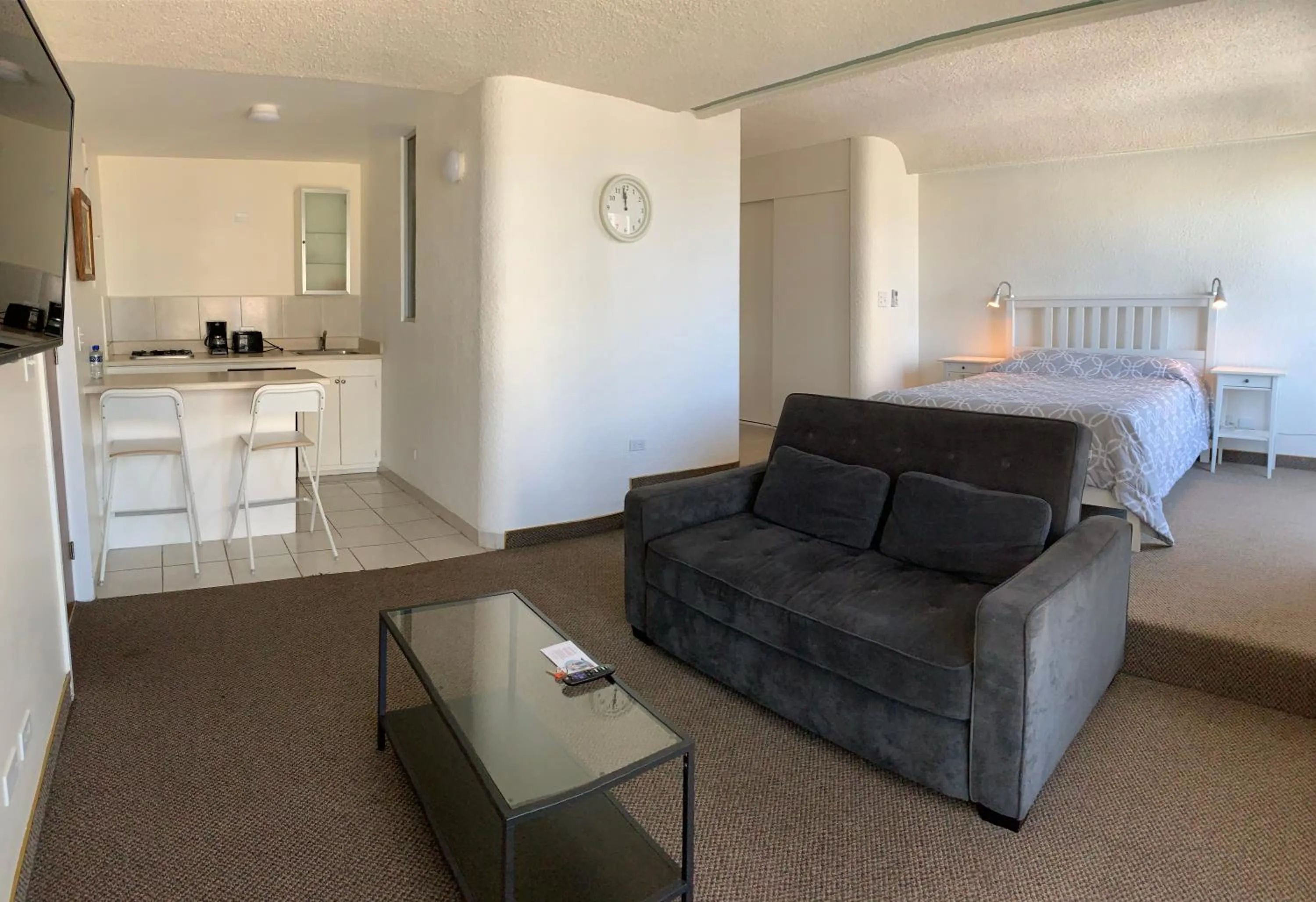 Photo of the whole room in Dali Suites -Accommodations in Playas de Tijuana