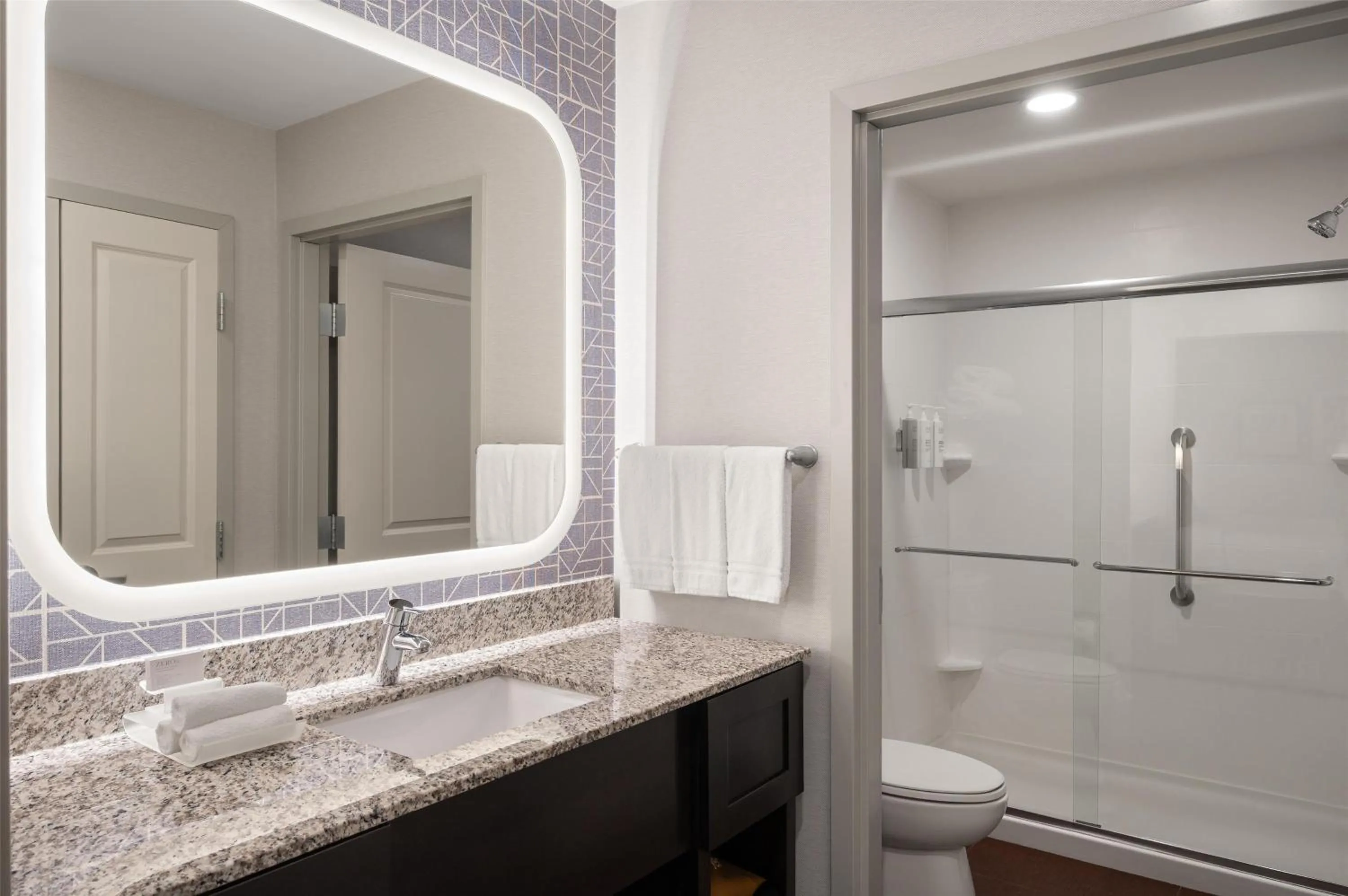 Bathroom in Homewood Suites by Hilton Columbus/Polaris