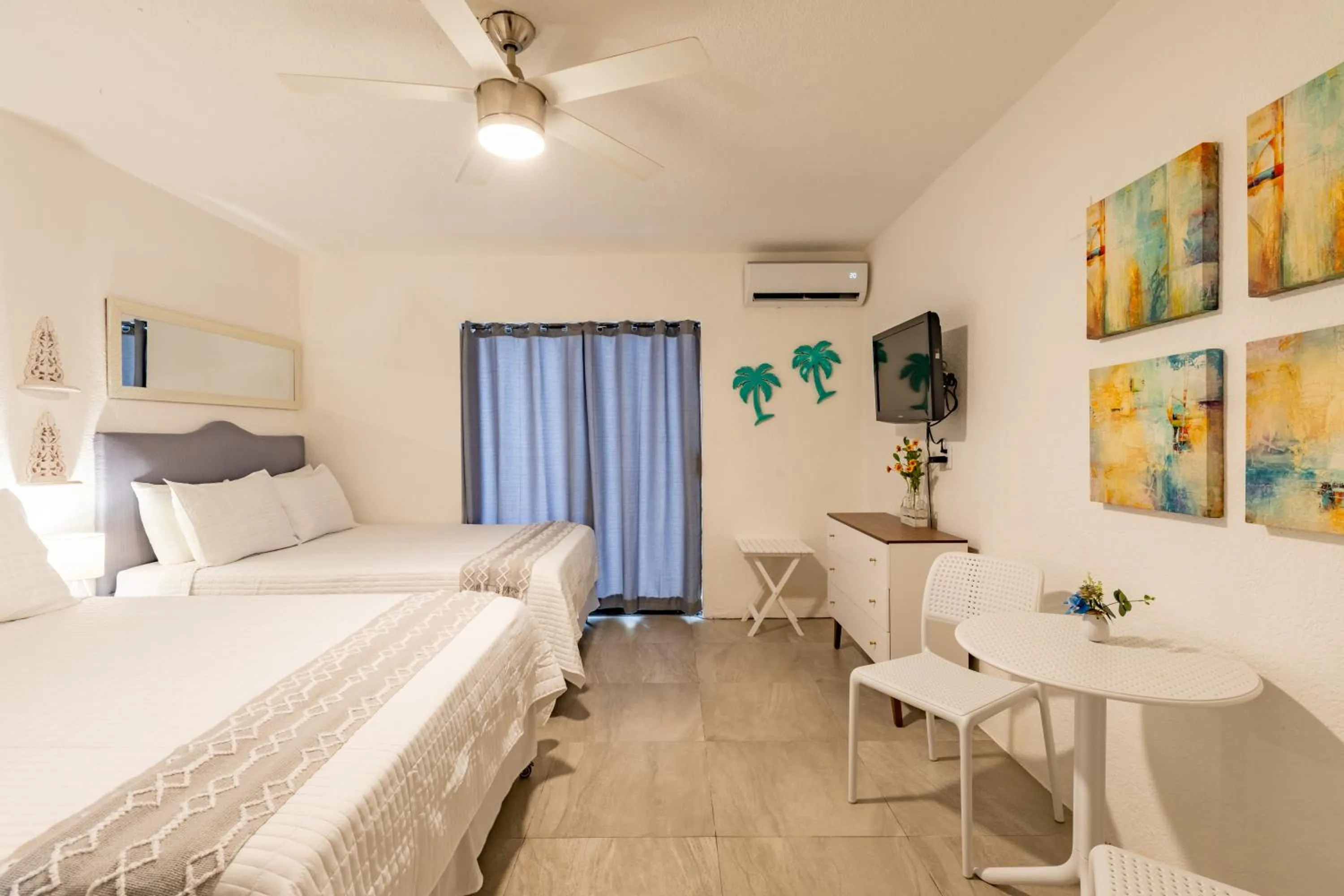 Bedroom, Bed in Cancun Ocean view