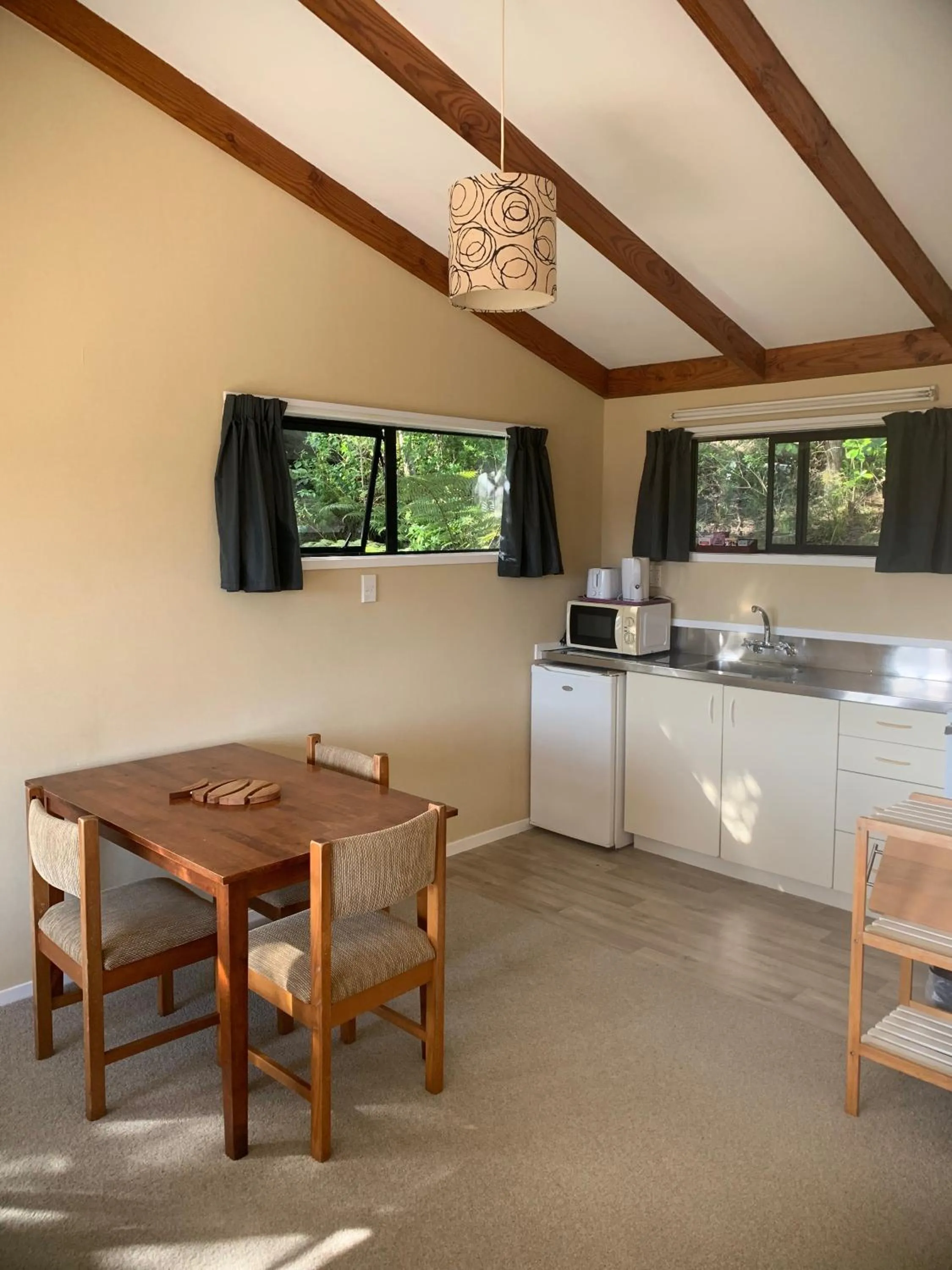 Kitchen or kitchenette in The Retreat Bay of Islands