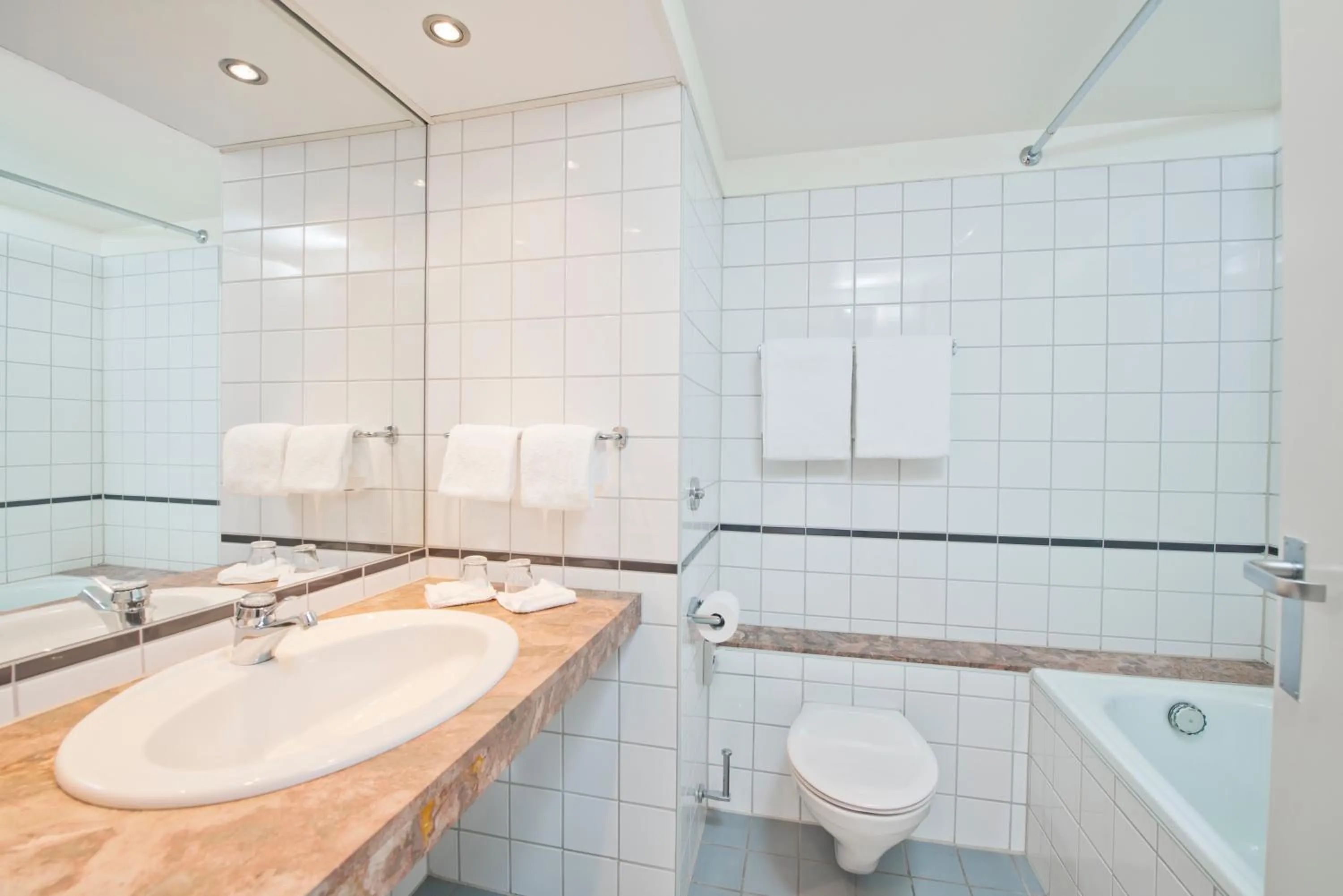 Shower in Thon Hotel Oslofjord