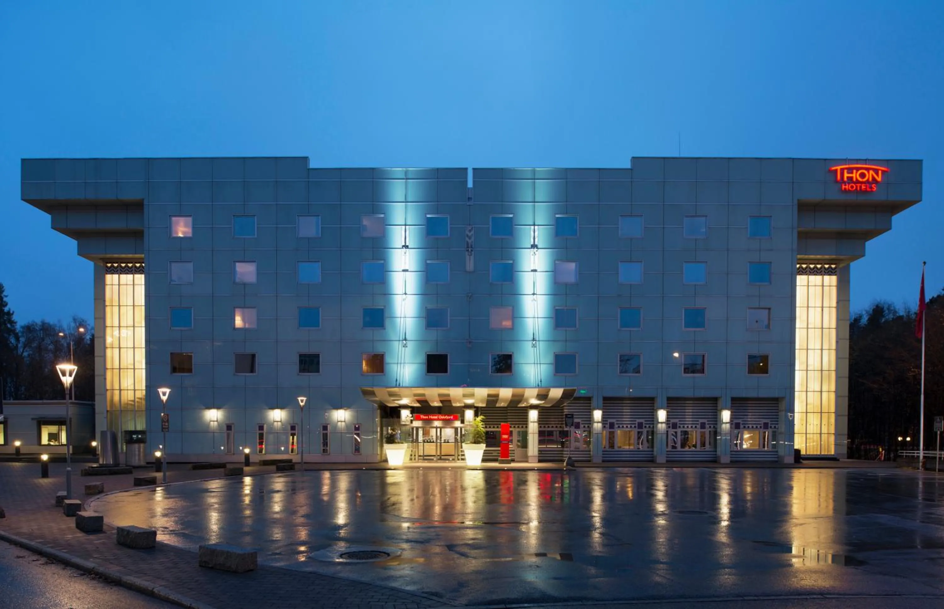 Facade/entrance in Thon Hotel Oslofjord